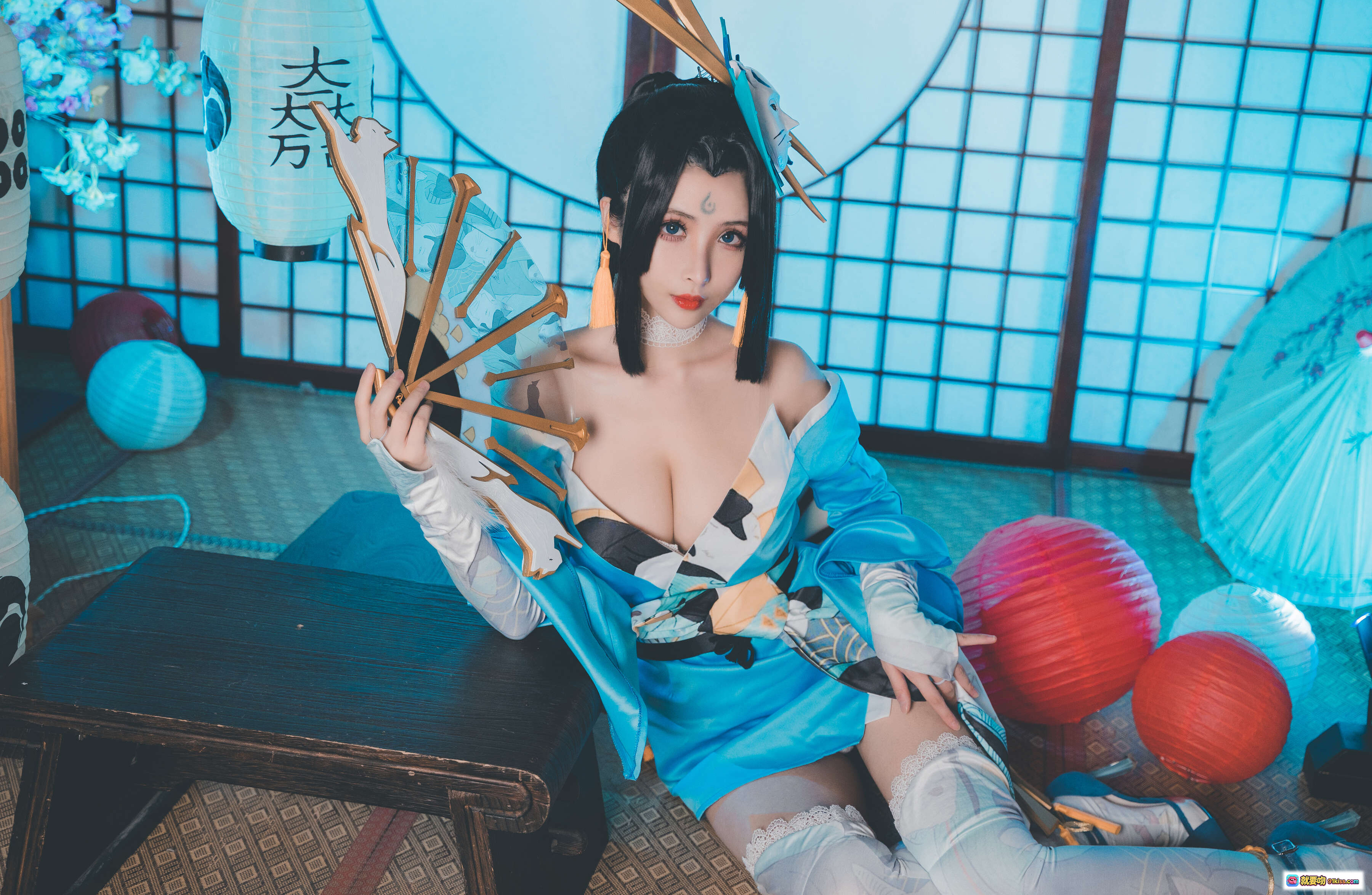 图片[7] - rioko凉凉子NO.056魅语cos写真 | 日式和风场景 | 蓝白配色服饰 | 纸伞灯笼装饰 | 美腿丝袜造型 | 24P高清图集 - 就要吻