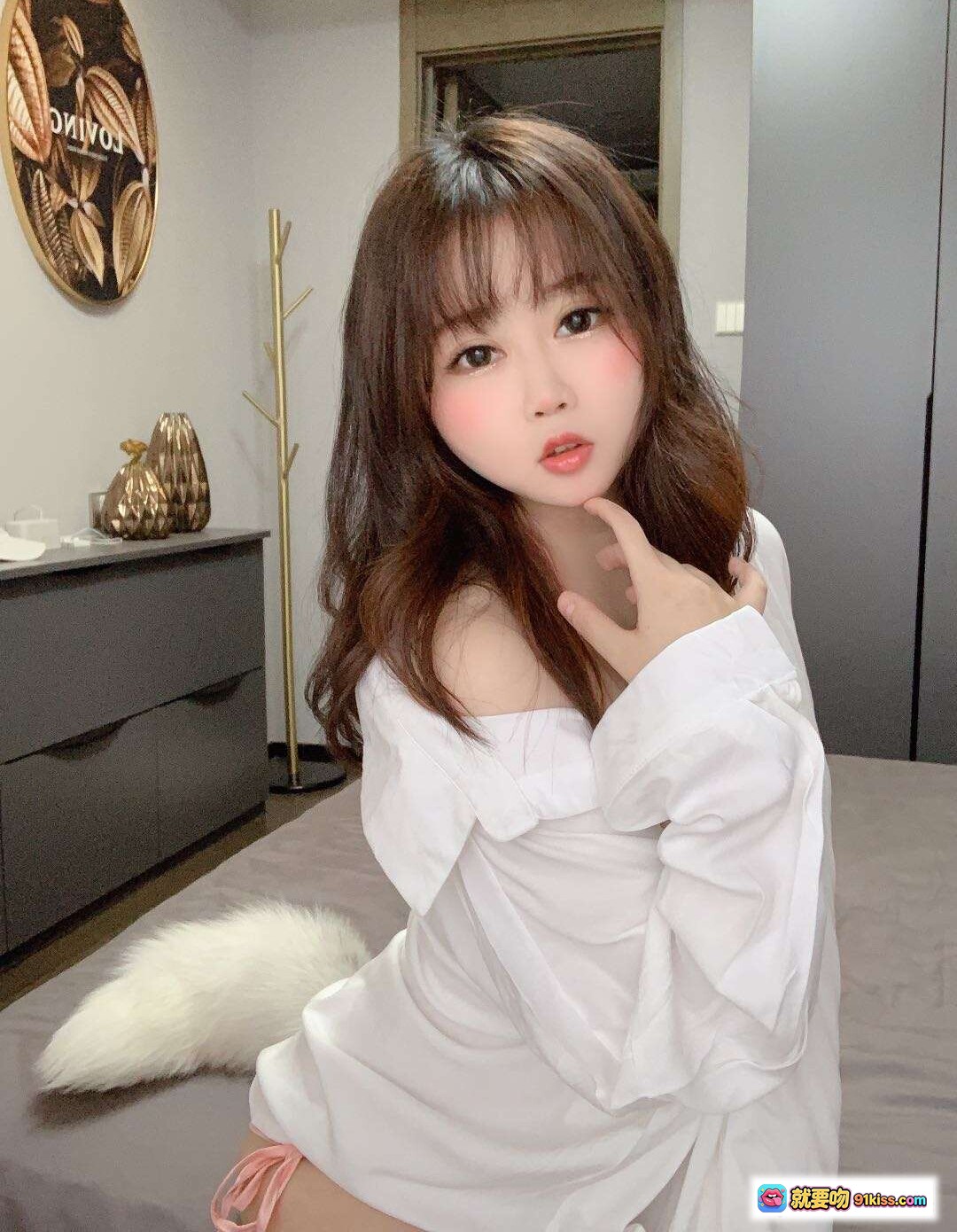 图片[9] - 依酱吖NO.025尾巴写真｜白衬衫粉内裤美腿性感私房照24P - 就要吻