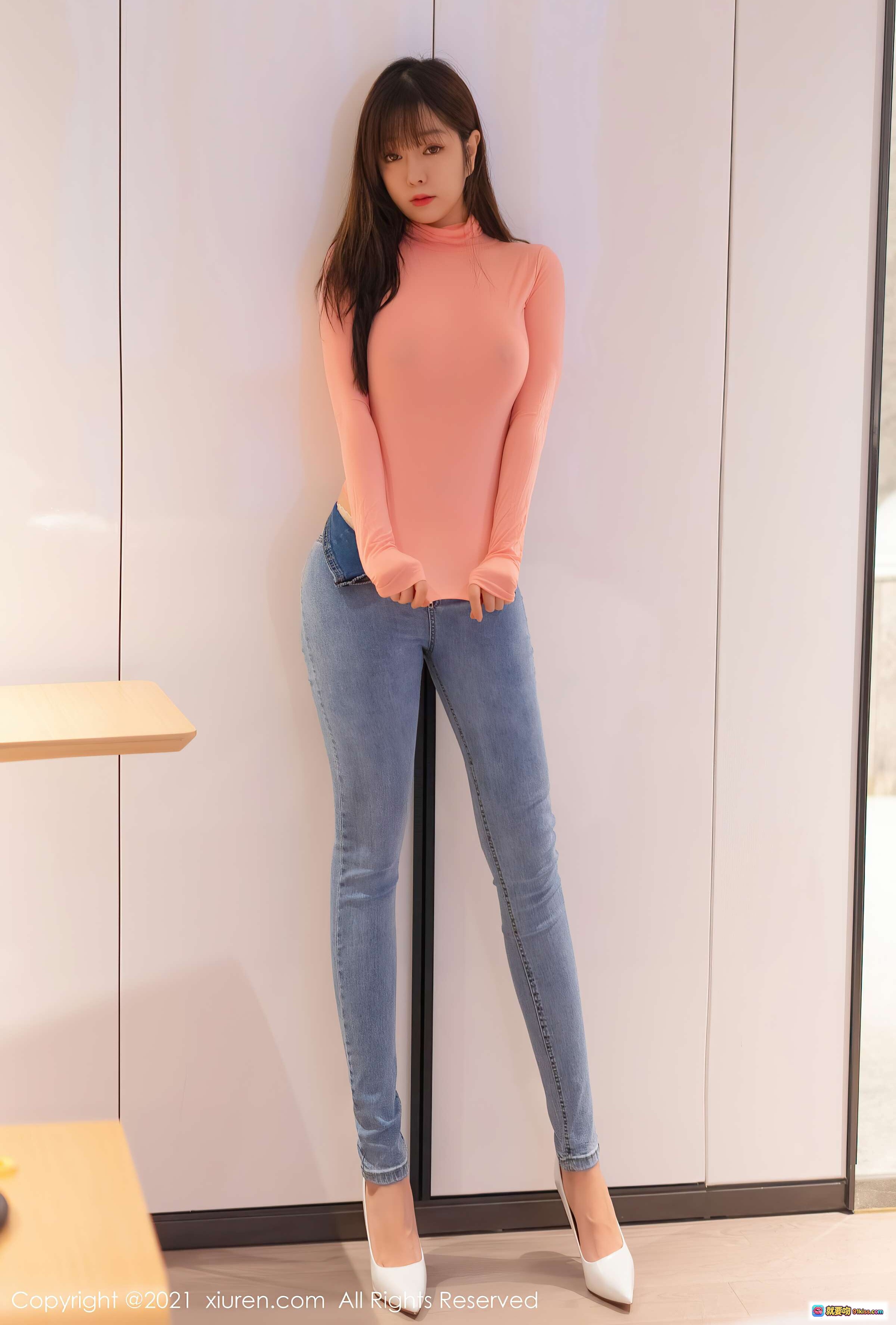 图片[9] - 王雨纯粉色长袖内衣配牛仔裤白高跟美腿写真 – XIUREN秀人网2021.04.06 VOL.3273 - 就要吻