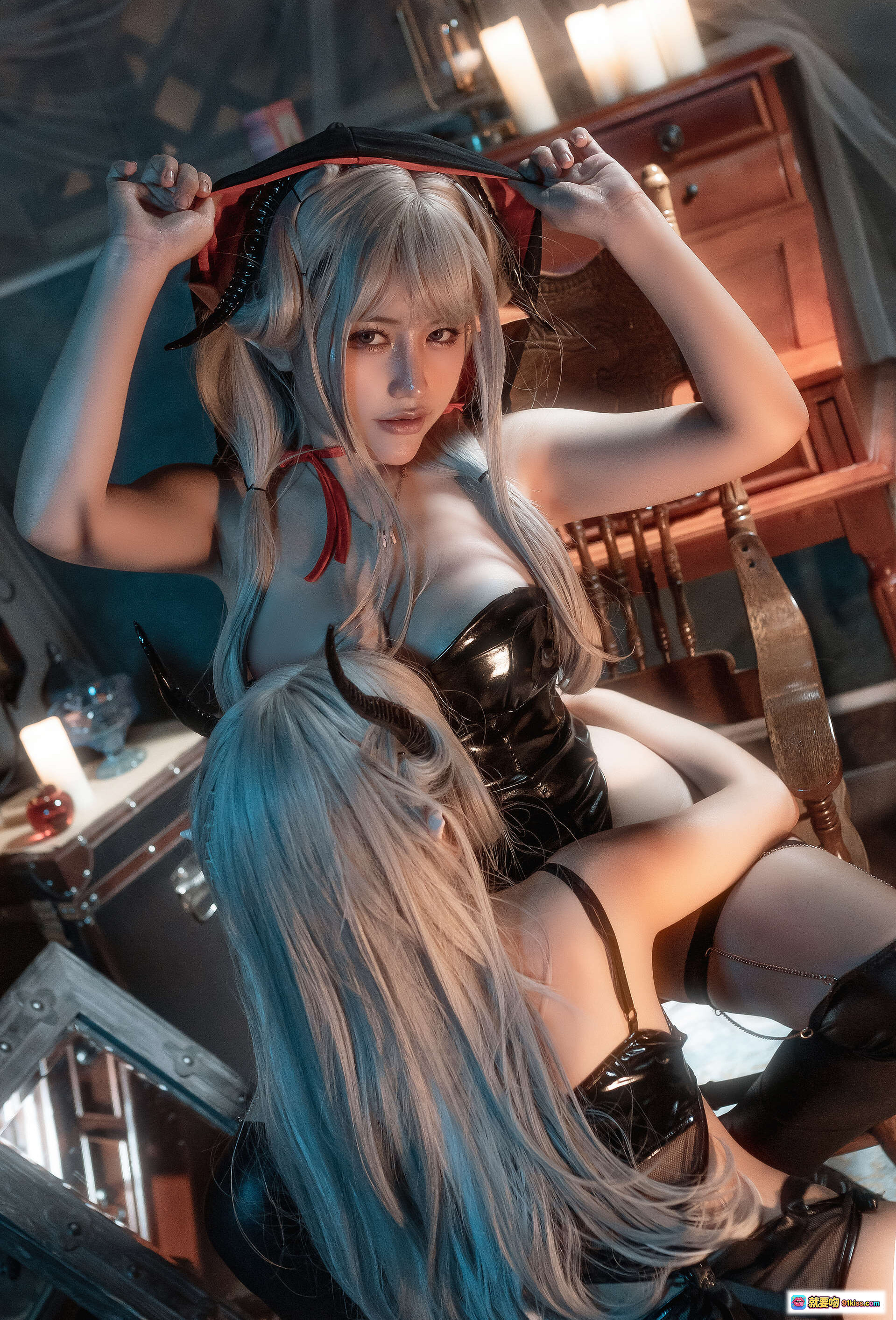 图片[5] - 蠢沫沫&一笑芳香沁双人吸血鬼Cosplay写真 30P高清美图 黑丝长靴魅惑姿态 复古烛光场景 暗黑系性感诱惑 - 就要吻