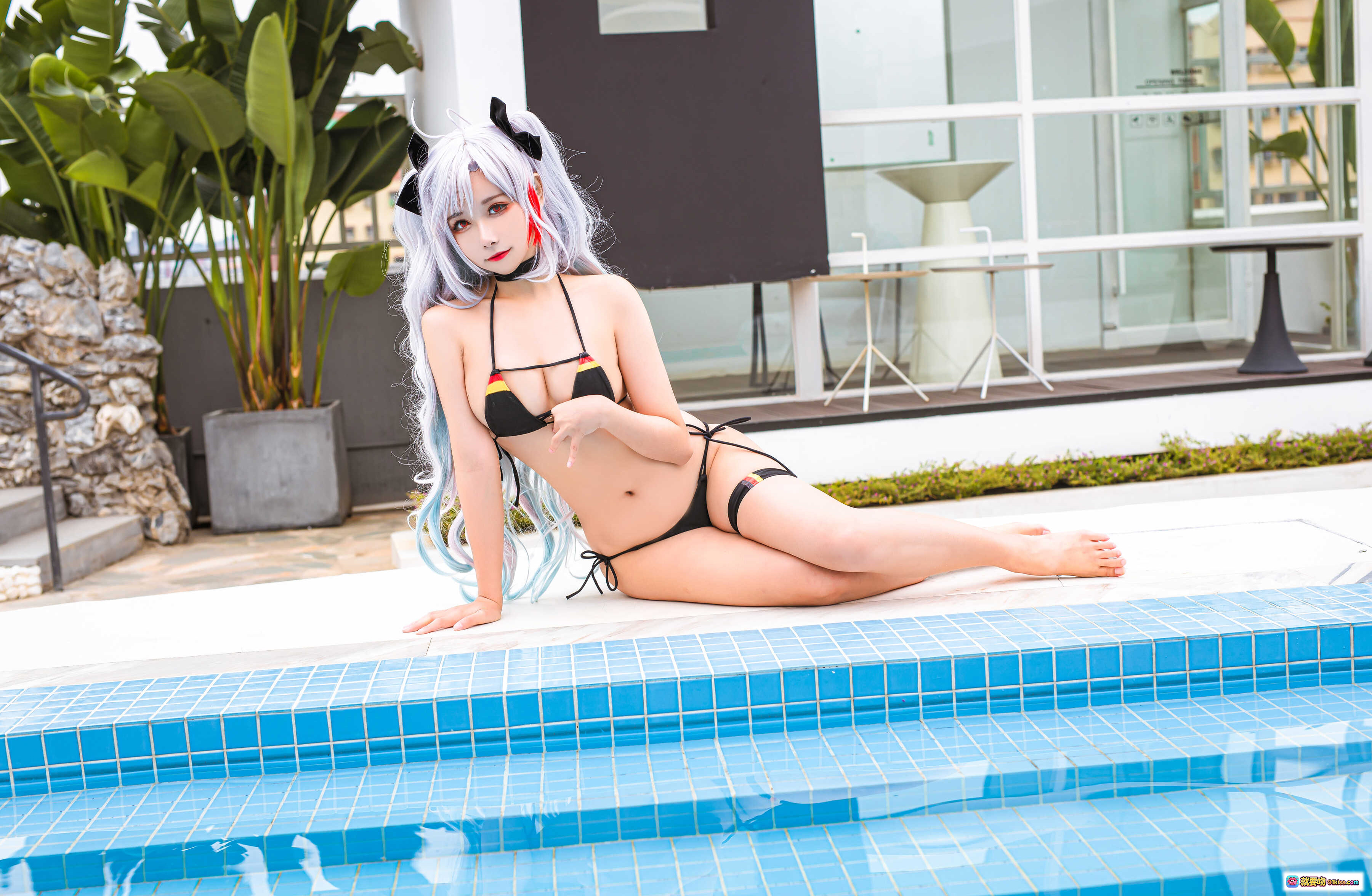 图片[6] - Momoko葵葵 NO.022 欧根泳池写真｜银发猫耳比基尼少女｜透明浮圈水边美拍｜夏日清凉COSPLAY造型 - 就要吻