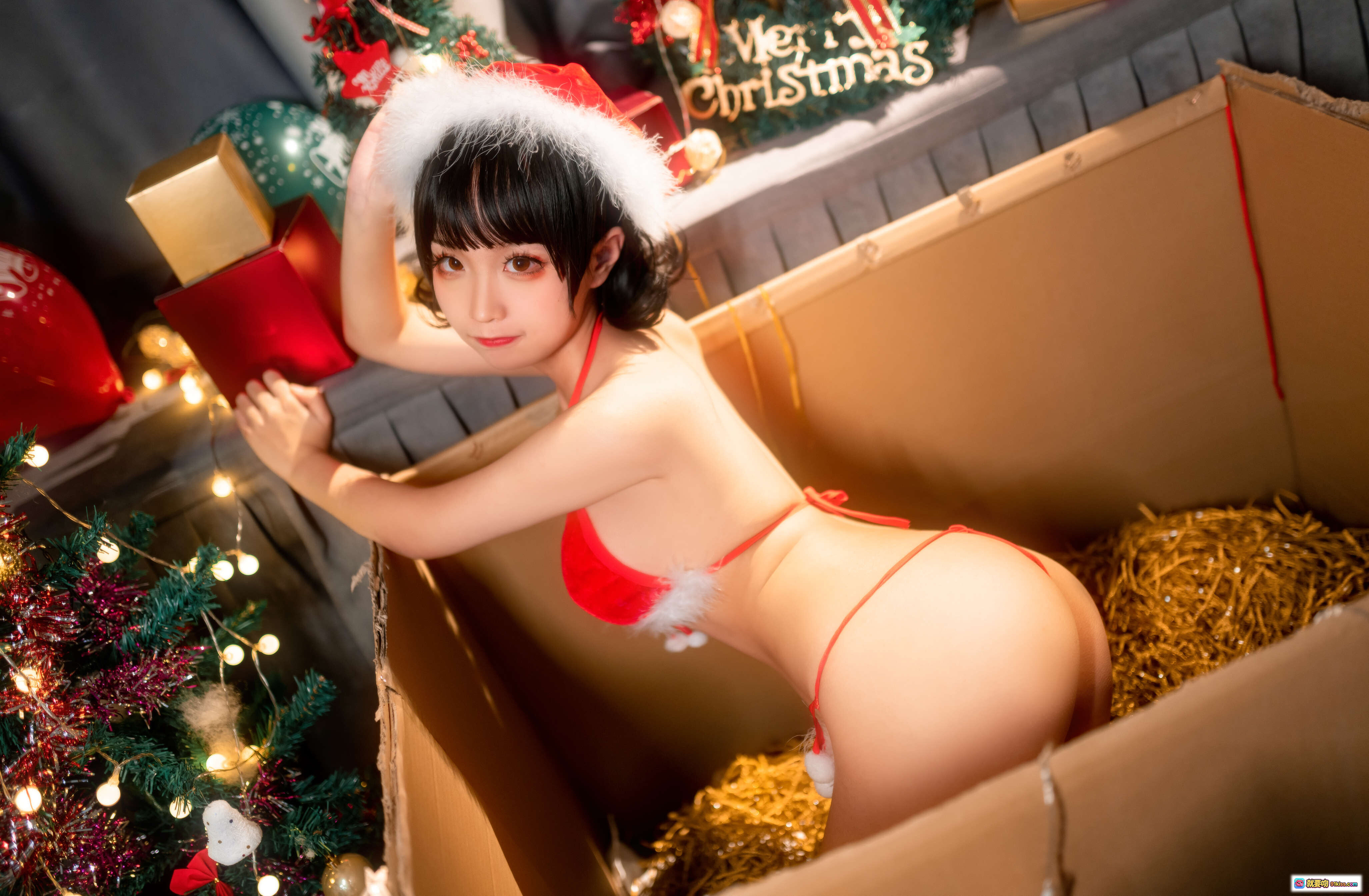 图片[10] - 蠢沫沫NO.051圣诞主题写真｜红白毛绒比基尼美腿特写｜节日氛围圣诞树装饰｜高清35P摄影集 - 就要吻
