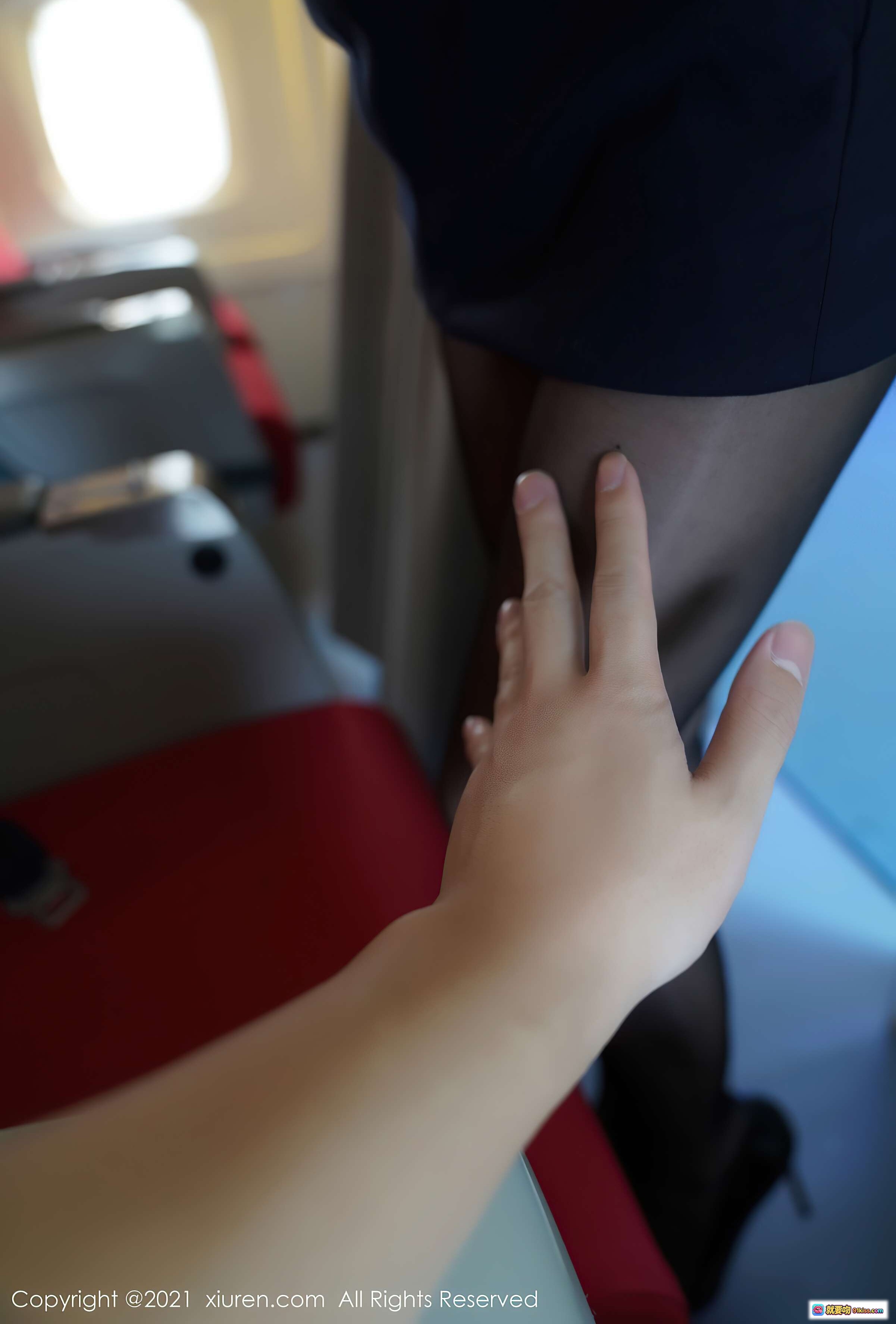 图片[9] - 周于希Sandy飞机舱内写真｜黑丝美腿高跟鞋｜空乘制服风性感造型｜XIUREN秀人网2021.04.06 VOL.3274 - 就要吻