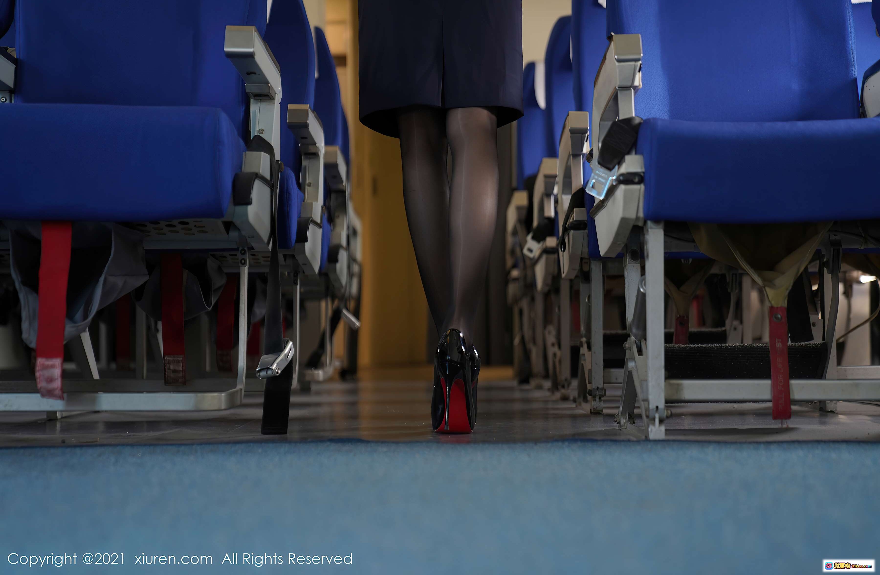 图片[6] - 周于希Sandy飞机舱内写真｜黑丝美腿高跟鞋｜空乘制服风性感造型｜XIUREN秀人网2021.04.06 VOL.3274 - 就要吻