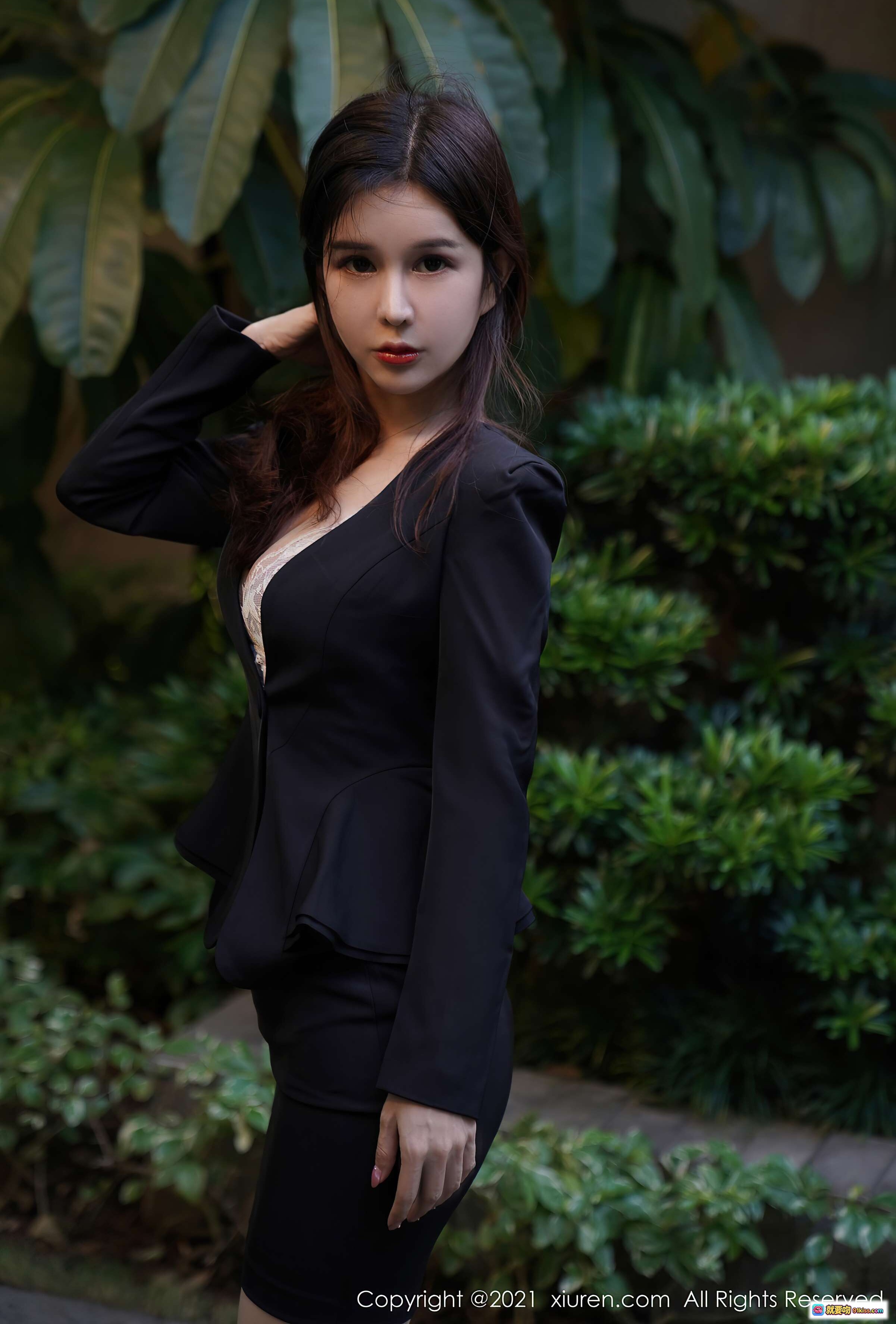 图片[7] - 张雨萌黑红高跟鞋美腿特写｜XIUREN秀人网2021.02.03 VOL.3077优雅性感写真 - 就要吻