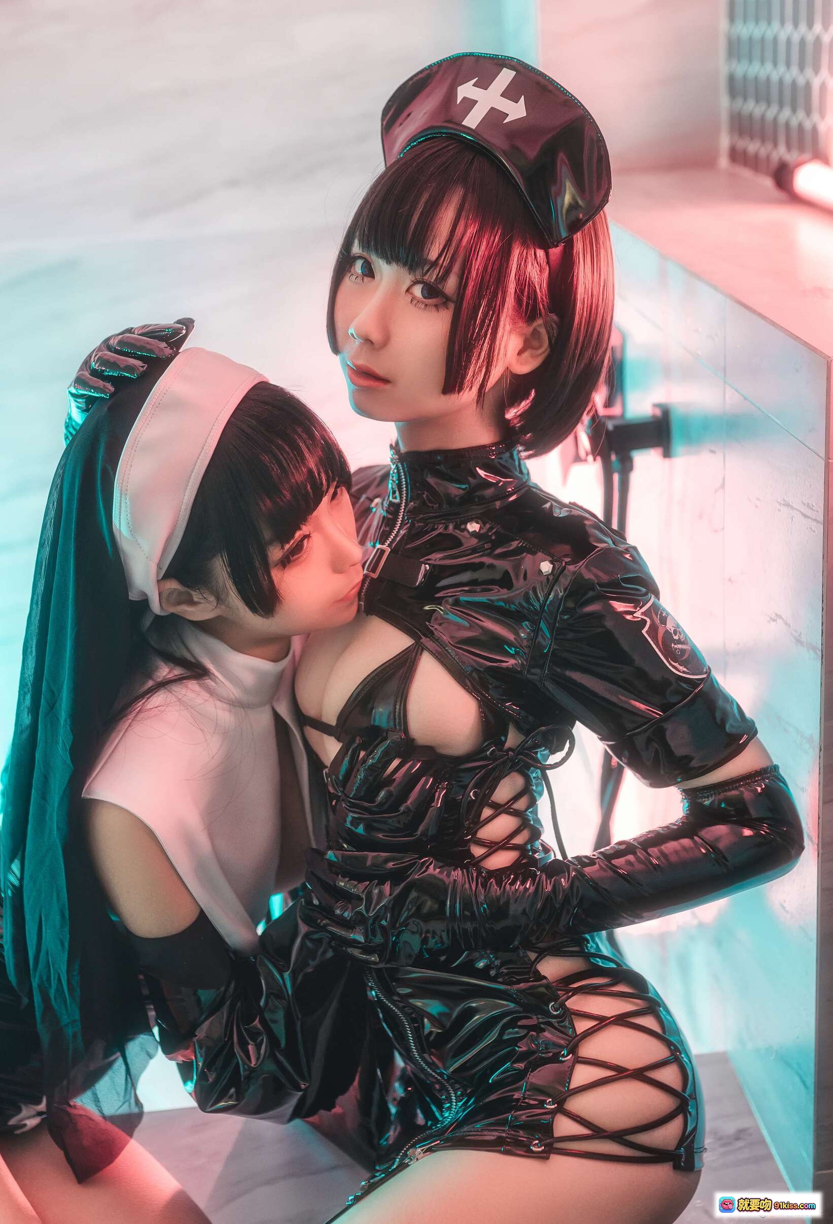 图片[3] - 蠢沫沫NO.071修女×护士Cosplay写真 50P高清美图 黑白双色制服 乳胶质感 性感诱惑 粉蓝霓虹光影 暗黑系视觉冲击 - 就要吻