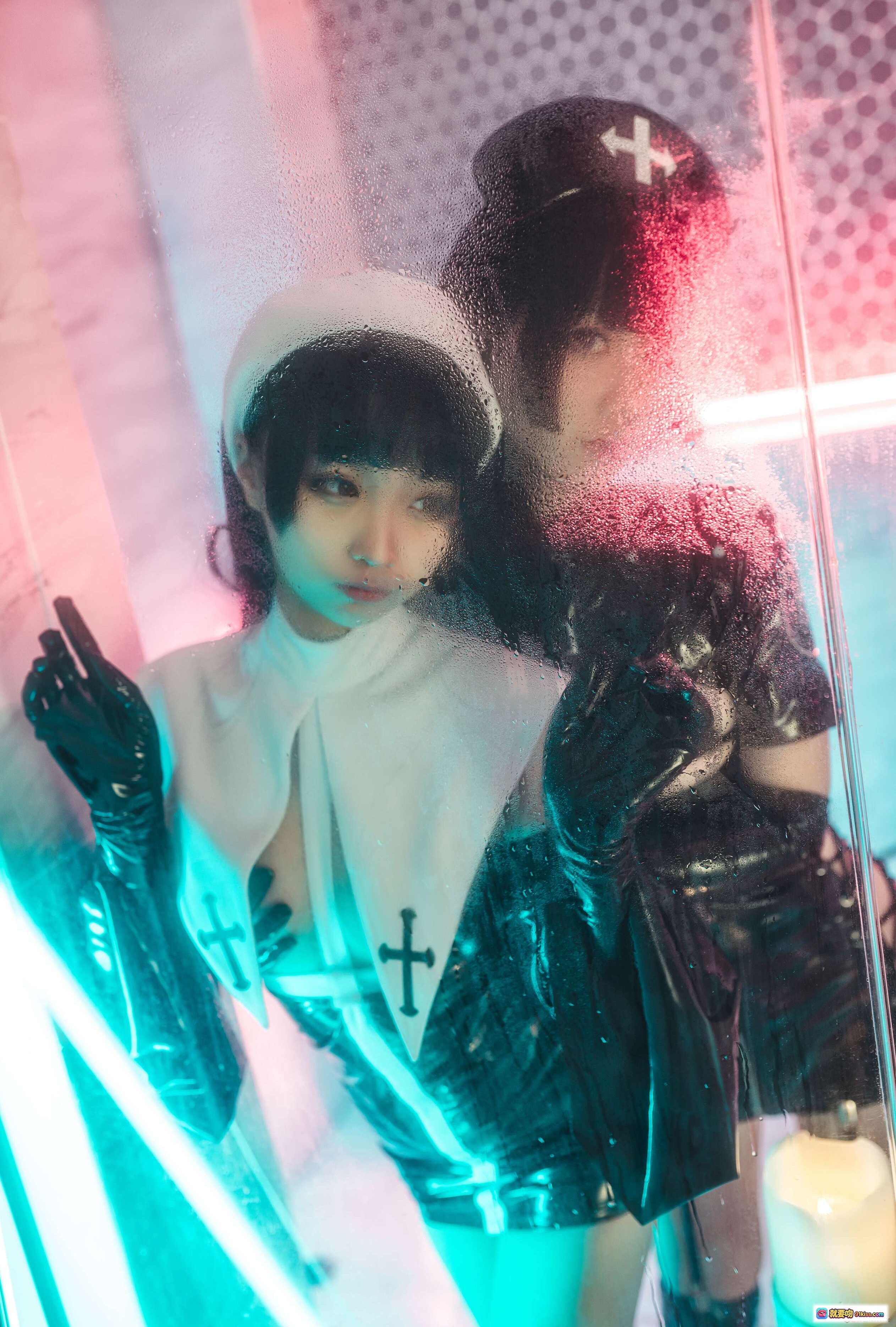 图片[9] - 蠢沫沫NO.071修女×护士Cosplay写真 50P高清美图 黑白双色制服 乳胶质感 性感诱惑 粉蓝霓虹光影 暗黑系视觉冲击 - 就要吻