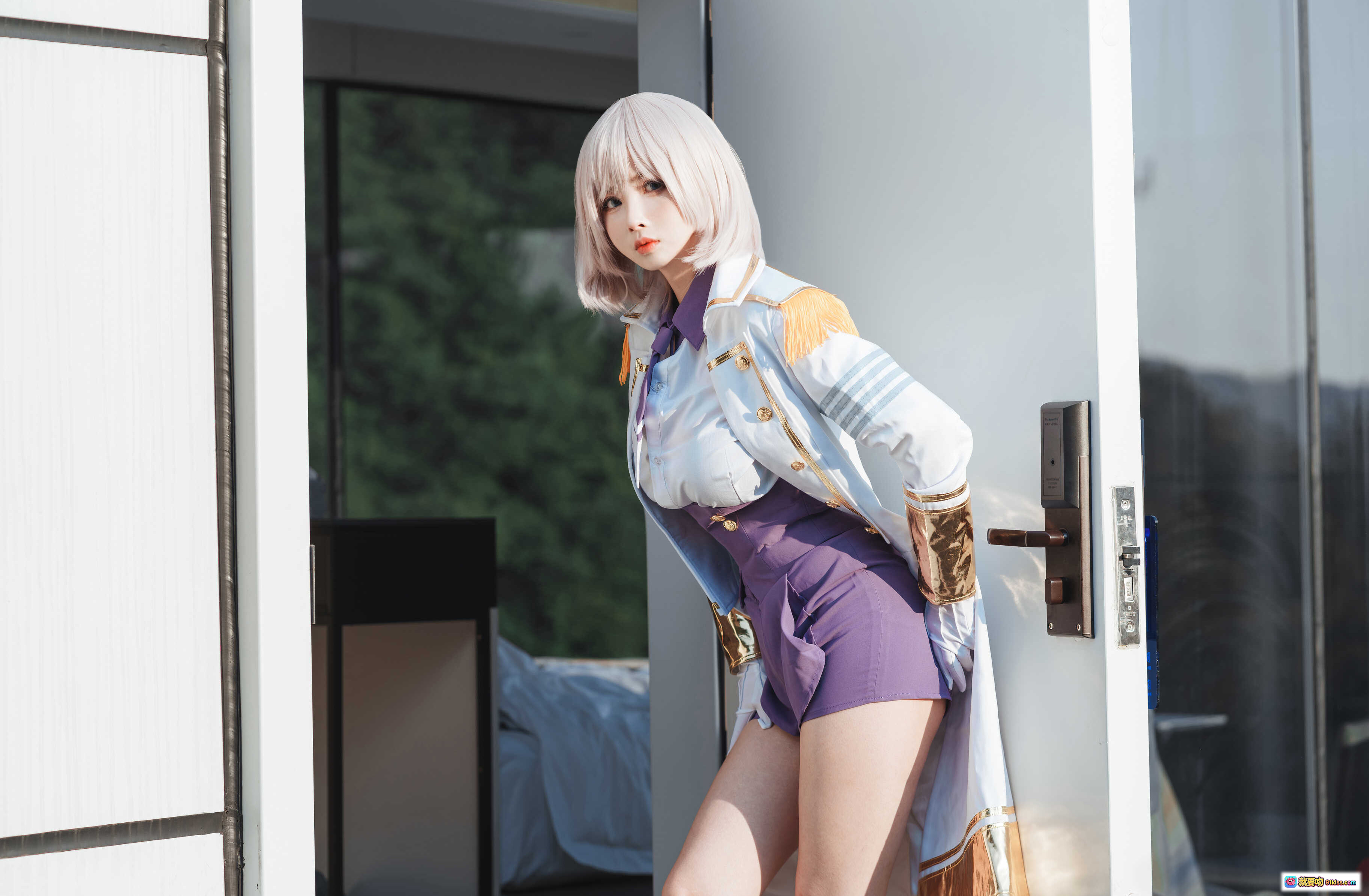 图片[3] - rioko凉凉子NO.074电光机王貉cosplay写真 白发紫领衬衫床照美腿私房摄影51P - 就要吻