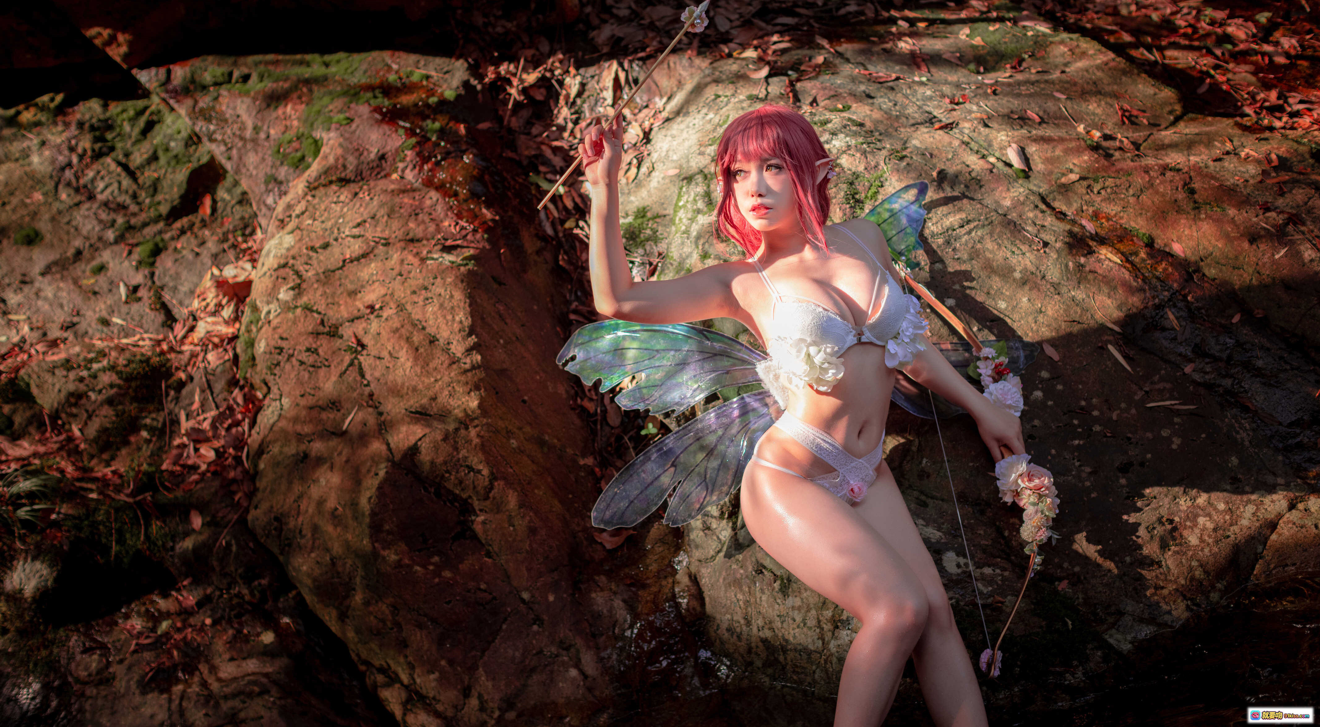 图片[10] - 一北亦北NO.005花精灵Cosplay写真｜粉发精灵少女溪边水景｜彩色蝶翼+弓箭道具｜自然岩石背景｜71P高清图集 - 就要吻