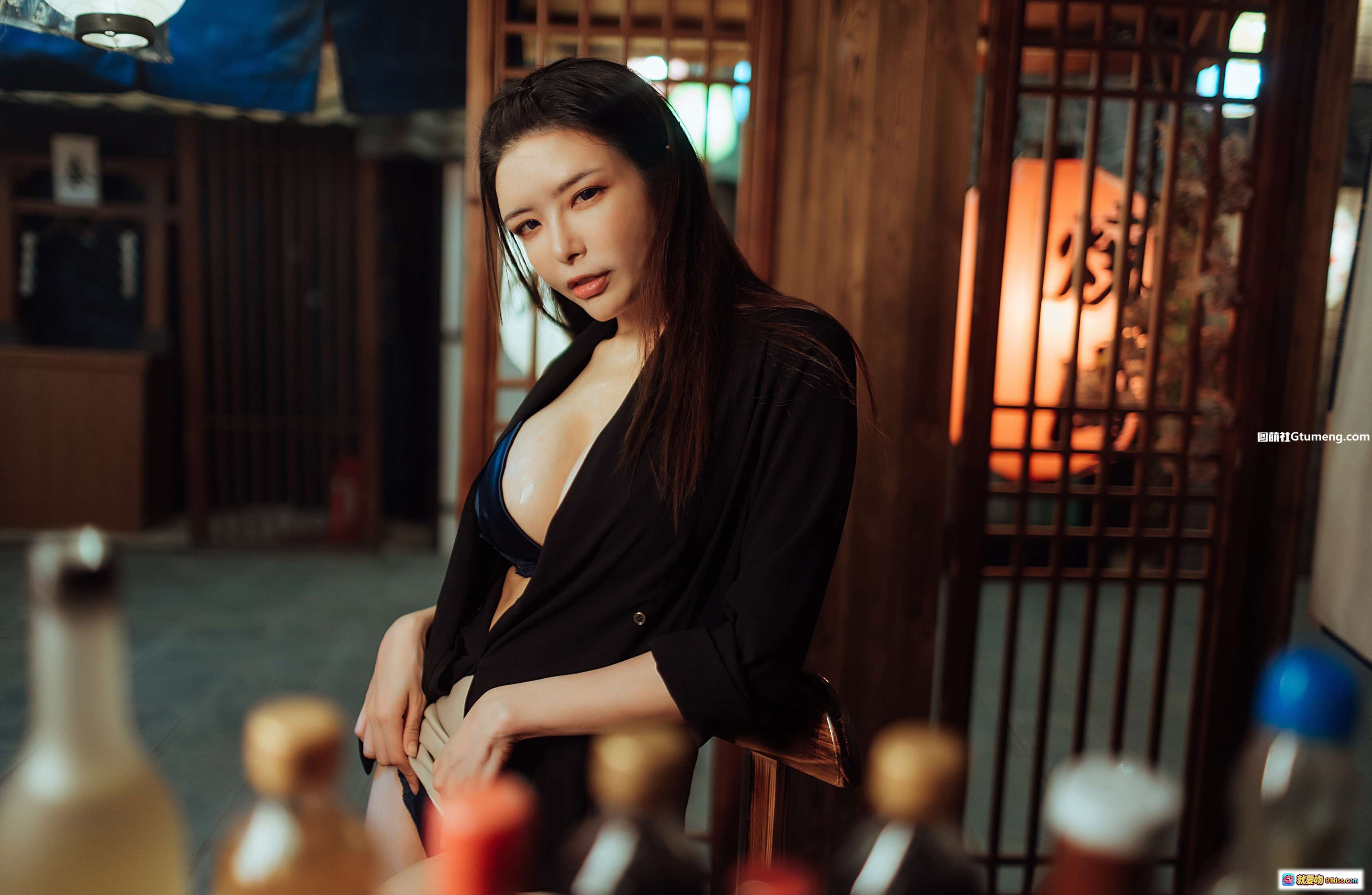 图片[2] - 秋和柯基NO.006酒醉的蝴蝶写真集｜性感私房风｜微醺氛围感｜优雅裸背特写｜50P高清图集 - 就要吻