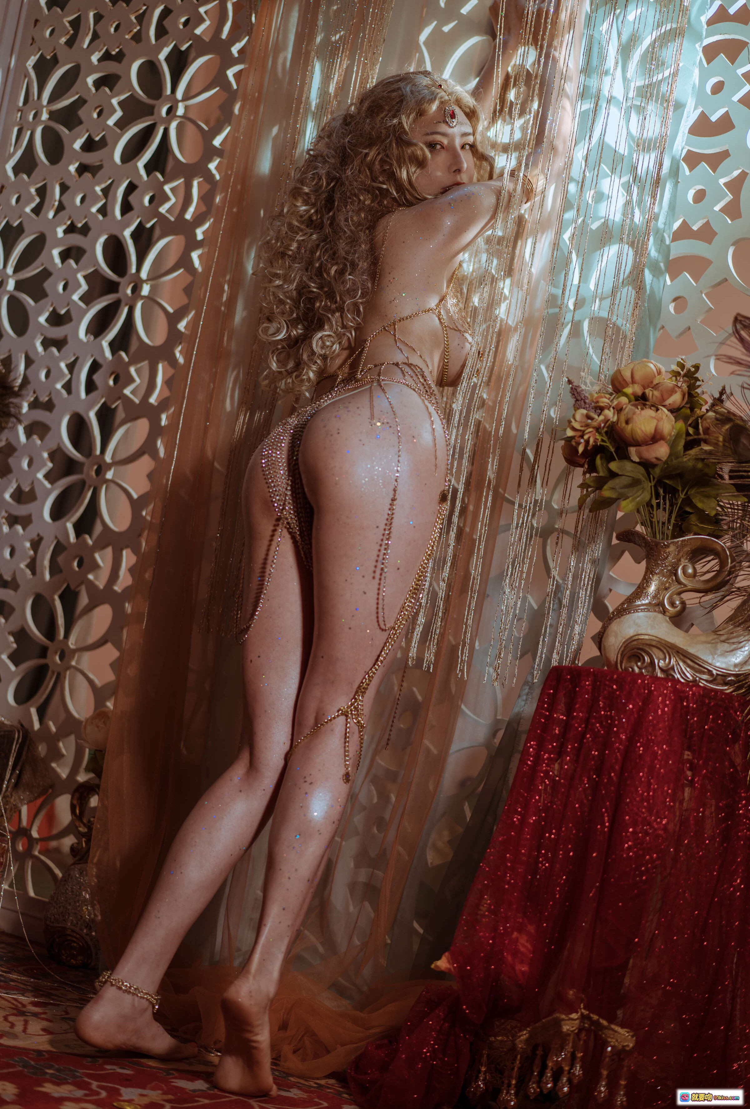 图片[10] - 秋和柯基NO.040金发舞娘写真｜华丽金色链饰+闪粉妆容+异域风情造型+性感姿态+45P高清图集 - 就要吻