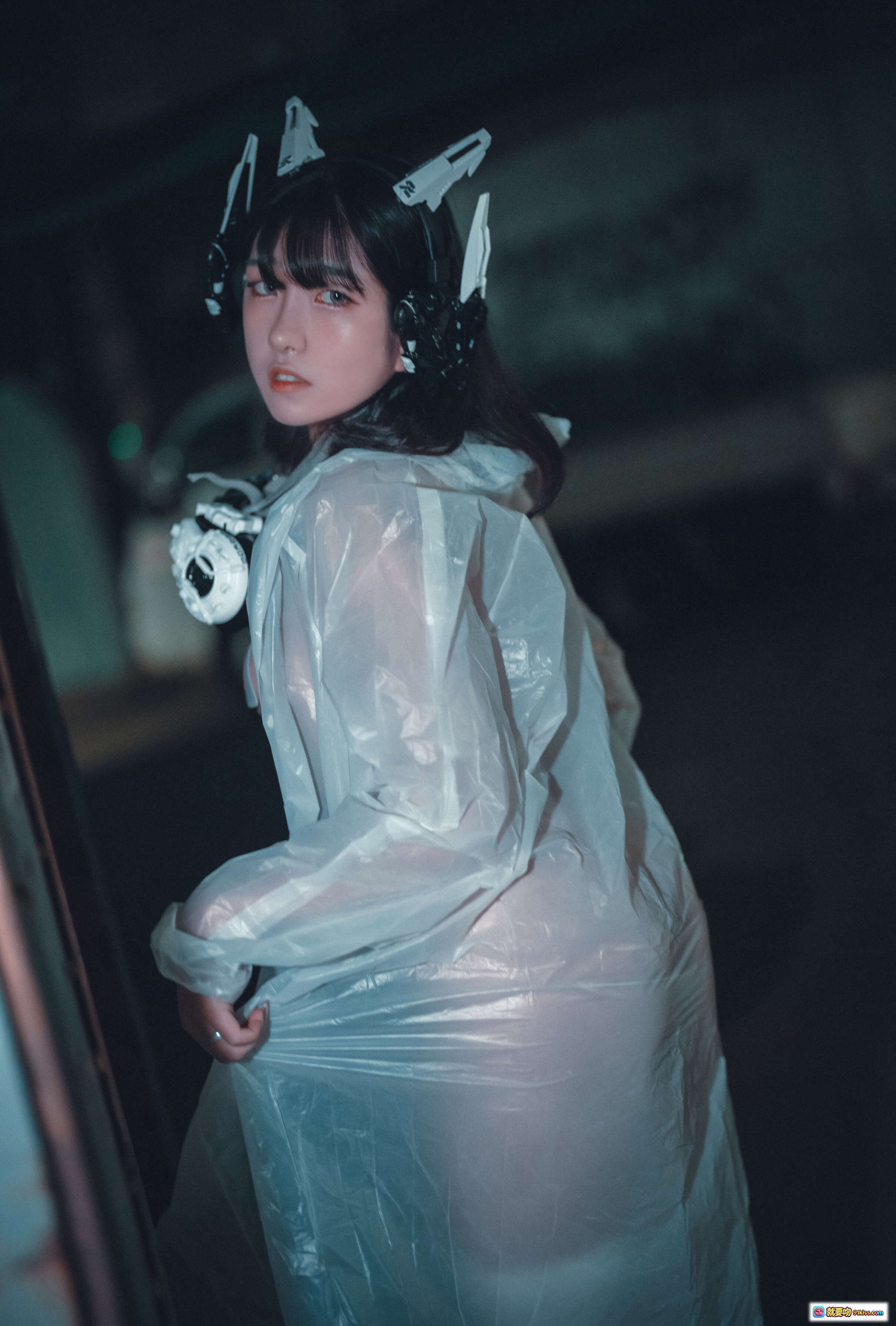 图片[5] - Sonson 8 DJAWA Vagabundo de la Noche 透明雨衣 白色长袜 机械头饰 暗黑废墟风 Cosplay 写真 美少女 二次元 赛博朋克 高清摄影 - 就要吻