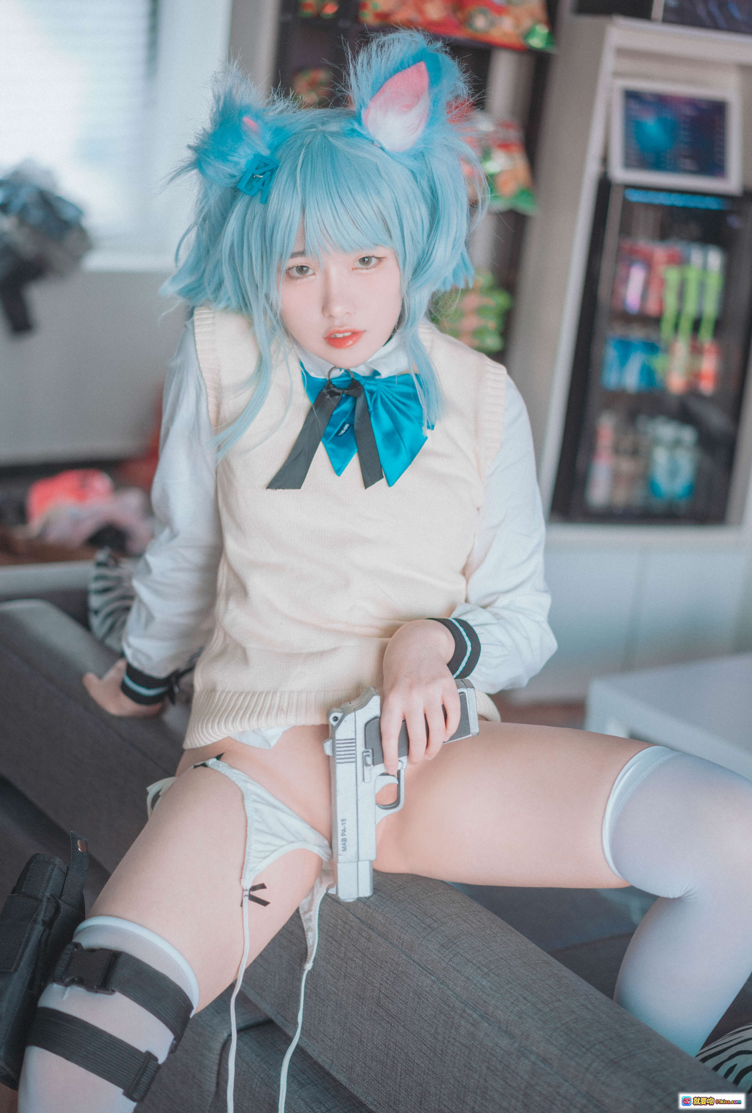 图片[9] - Sonson 1 [DJAWA] Girls’ Frontline PA-15 Cosplay 蓝发双马尾 游戏手柄 宅家零食 次元少女写真 - 就要吻
