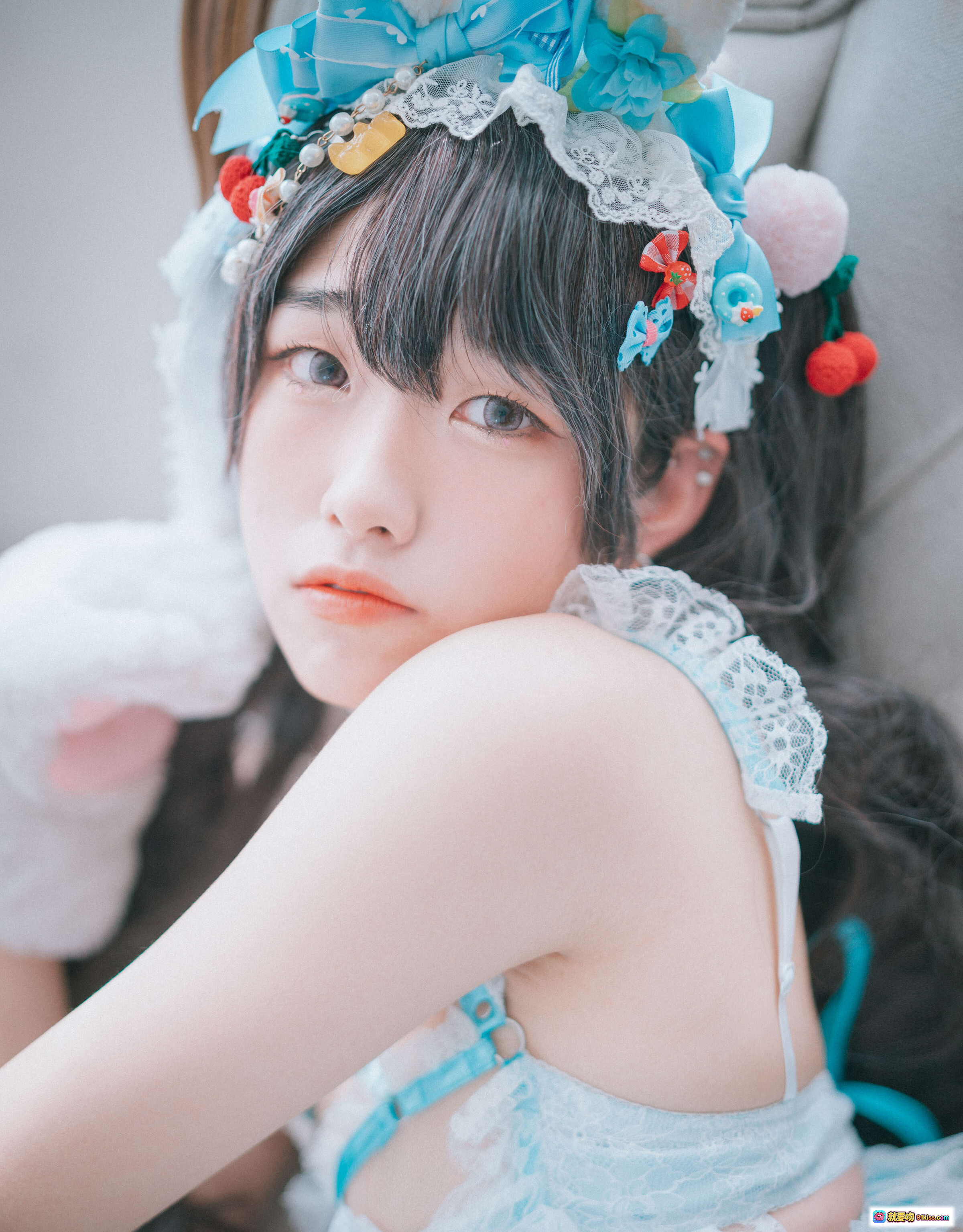 图片[7] - Sonson 7 Turquoise Bunny Cosplay写真｜蓝绿色兔女郎造型+蕾丝袜+沙发慵懒姿势｜DJAWA出品 - 就要吻