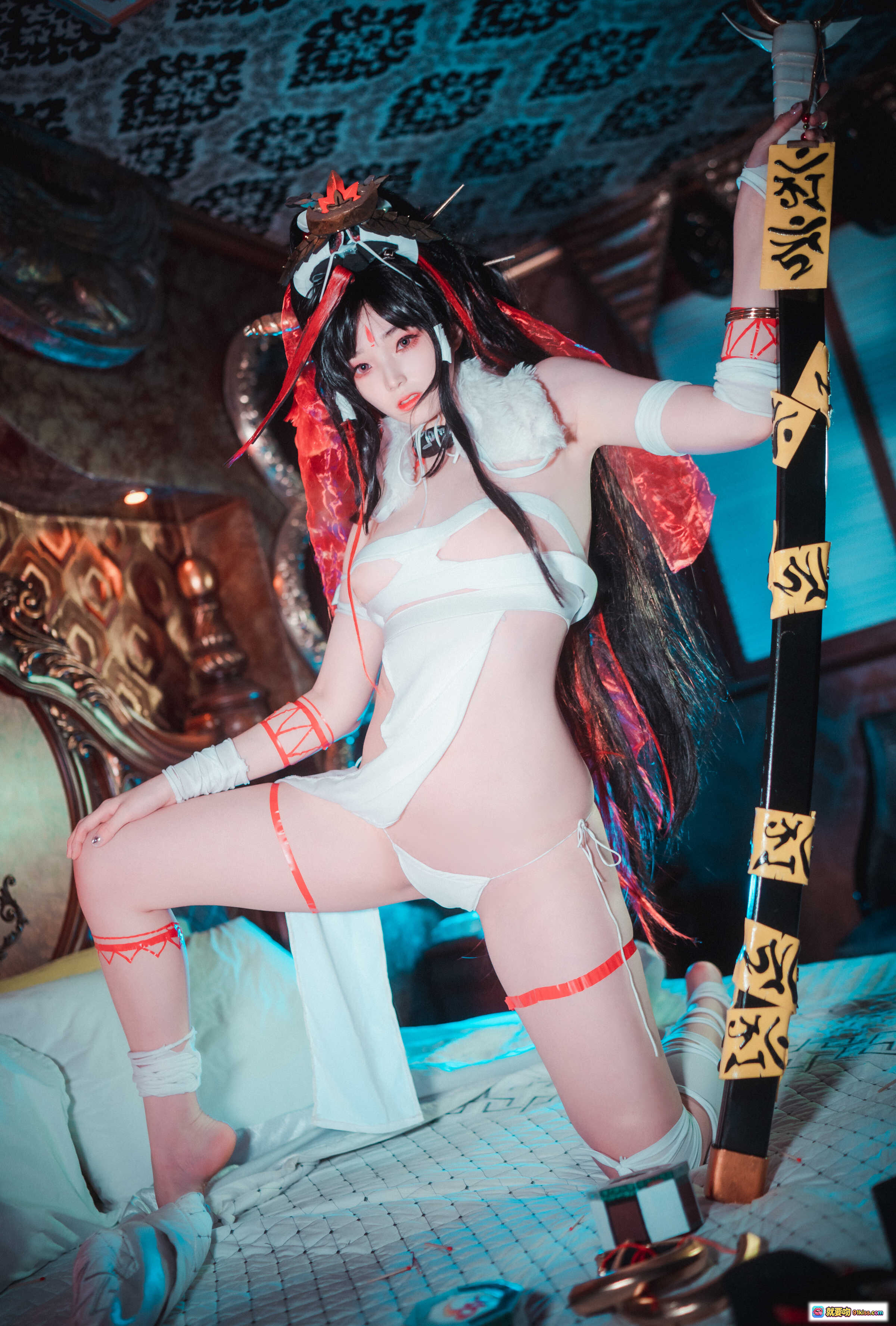 图片[10] - Bambi DJAWA Kalaratri The Shadow of The Goddess Cosplay 美女写真 紫红霓虹灯光 暗黑女神风 性感躺姿 毛绒装饰 二次元角色扮演 摄影艺术 - 就要吻