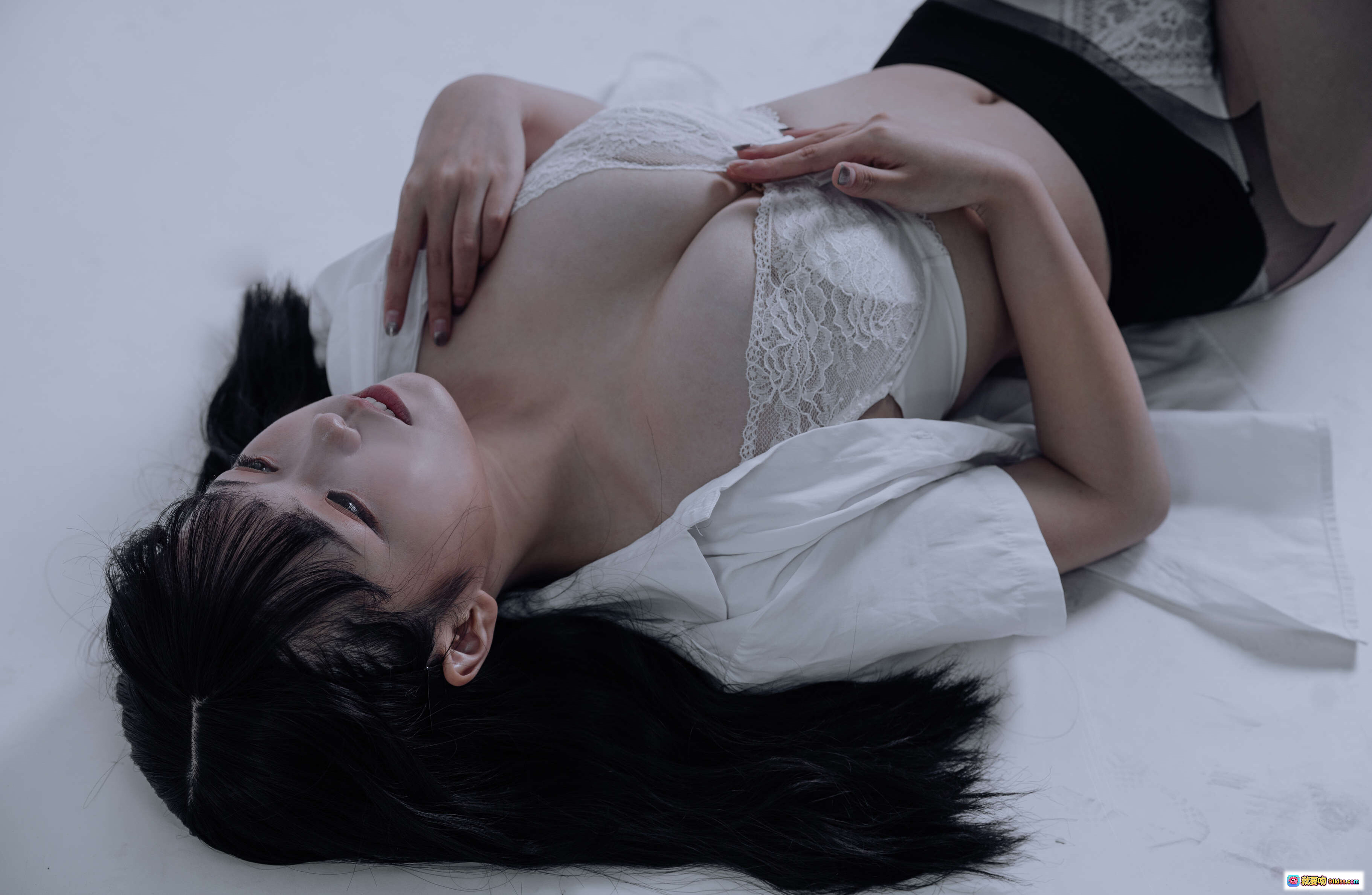 图片[3] - 七月喵子NO.011黑丝JK写真｜白衬衫蕾丝内衣性感坐姿少女风私房摄影 - 就要吻