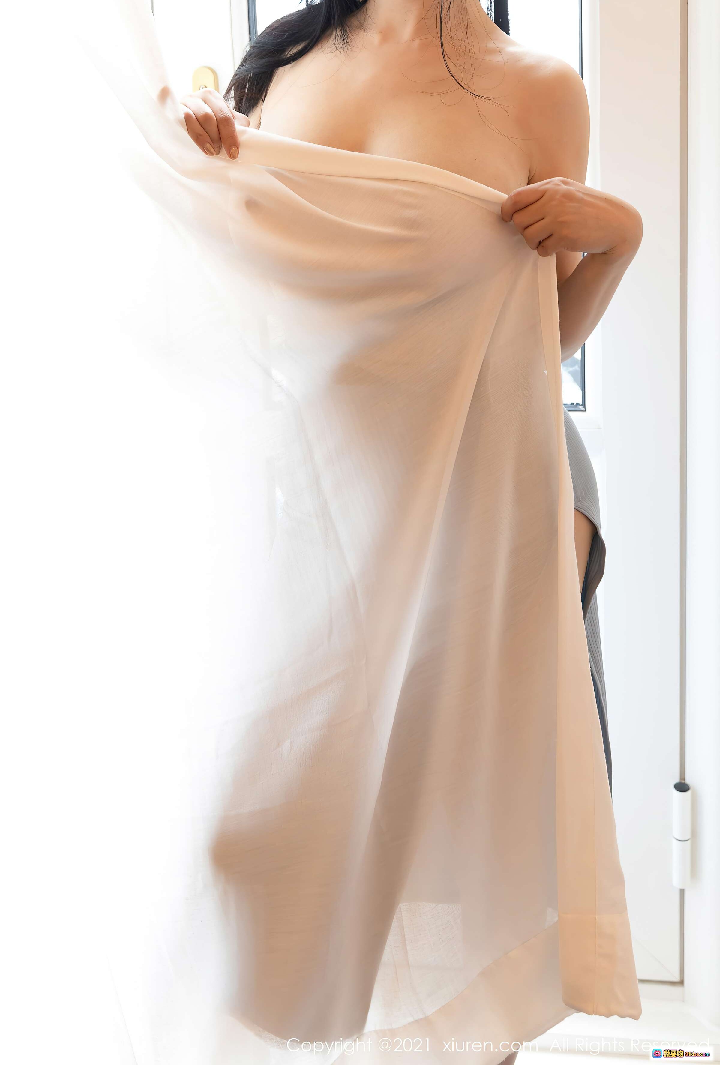 图片[6] - 允爾性感写真｜蓝色露肩上衣+白色蕾丝内裤｜秀人网VOL.3122私房美臀特辑 - 就要吻