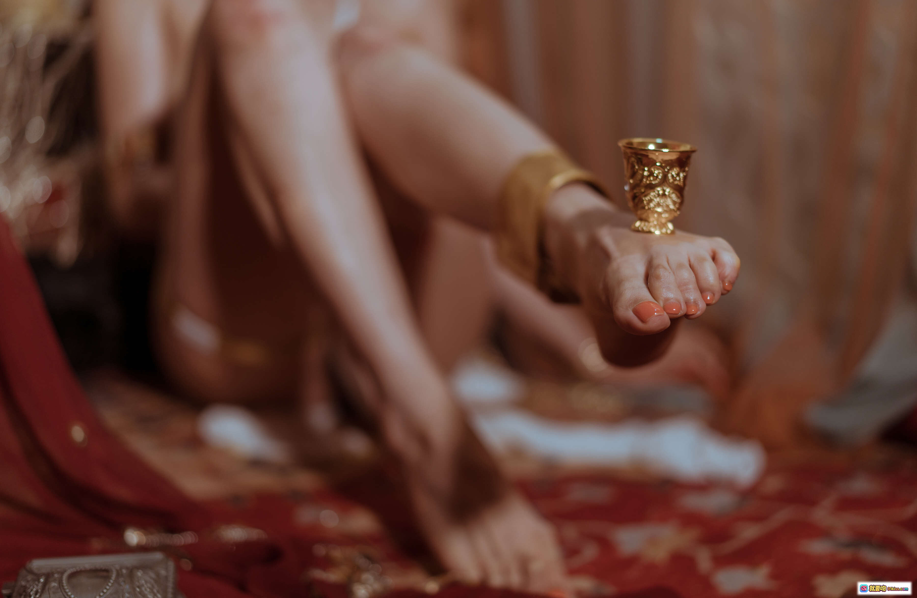 图片[9] - 秋和柯基NO.020宫廷狼妖兽耳娘写真-白纱金饰猫耳美腿性感私房摄影集 - 就要吻