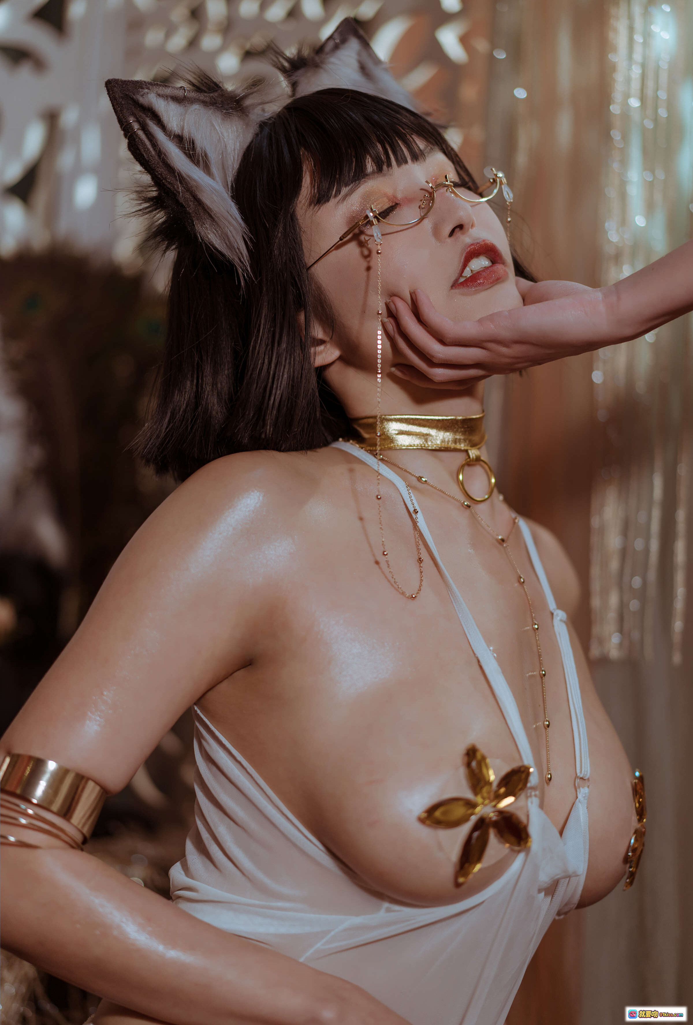 图片[2] - 秋和柯基NO.020宫廷狼妖兽耳娘写真-白纱金饰猫耳美腿性感私房摄影集 - 就要吻