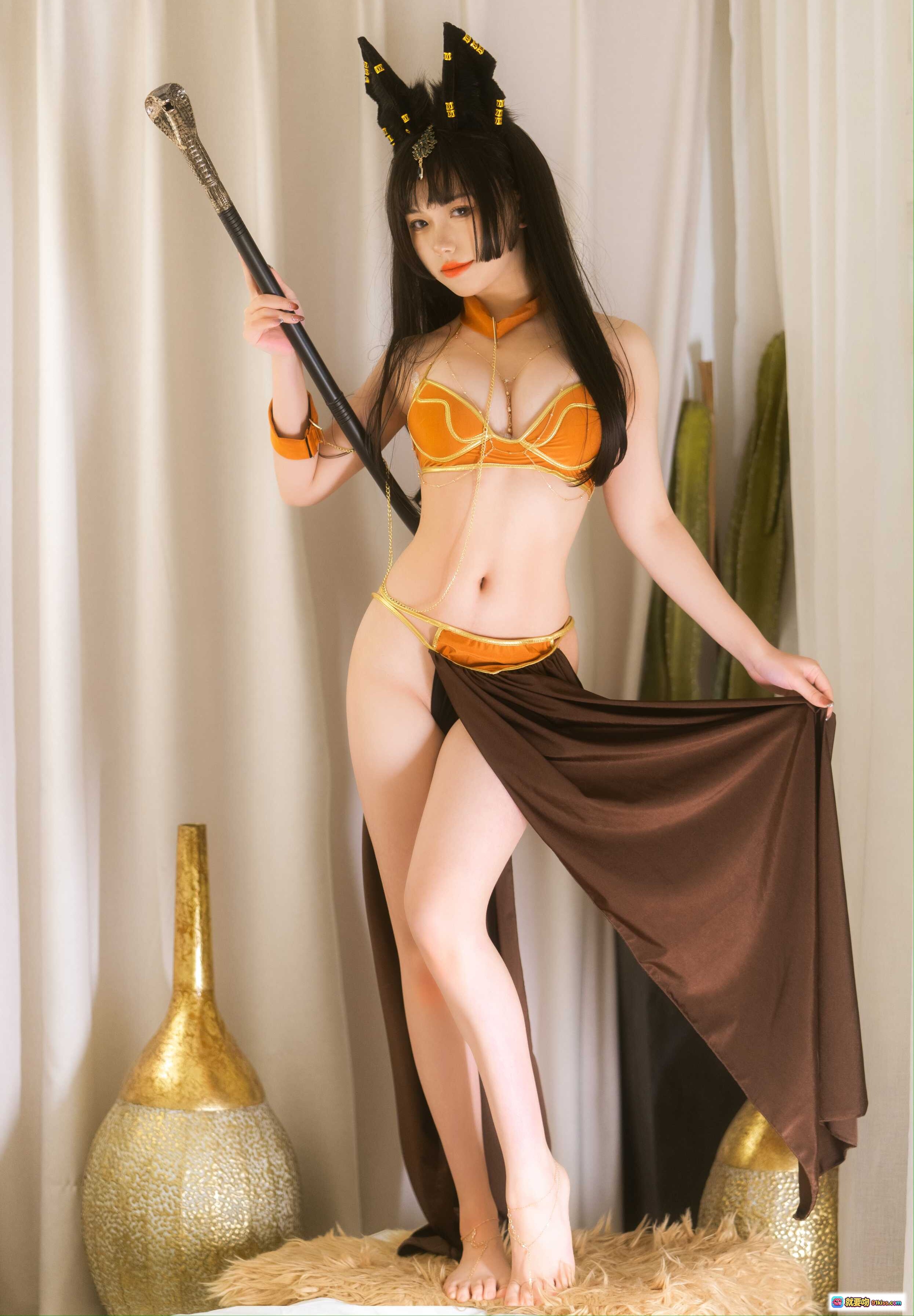 图片[9] - 北亦北NO.008阿努比斯cosplay写真｜橙色系性感装束+黑猫耳饰+权杖道具｜24P高清图集 - 就要吻