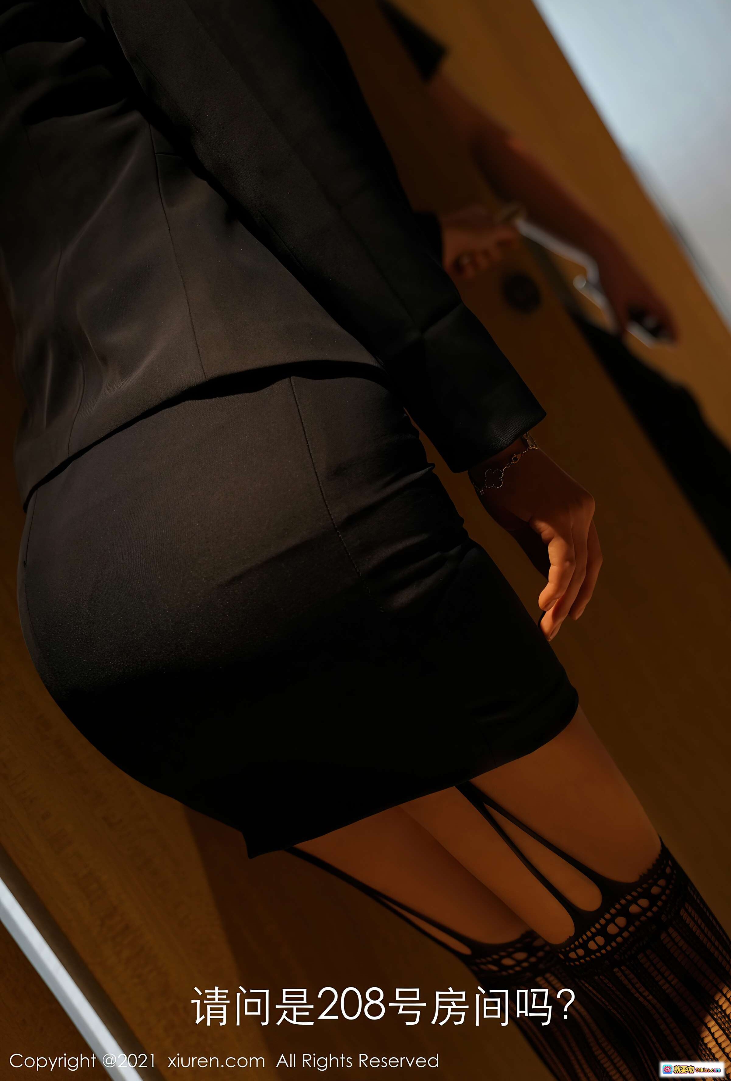 图片[2] - 晓鱼酱性感职场OL风制服美腿高跟丝袜写真 – XIUREN秀人网2021.03.19 VOL.3221 - 就要吻