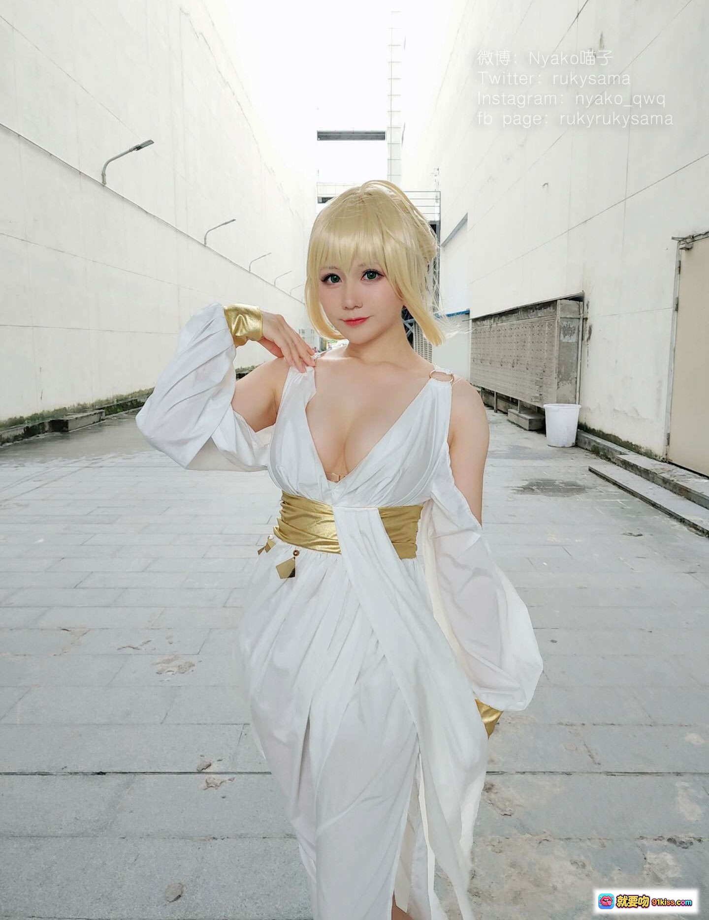 图片[5] - Nyako喵宁户外自拍写真｜蕾丝吊带裙+草帽少女风｜湖边清新甜美造型｜207P高清图集 - 就要吻