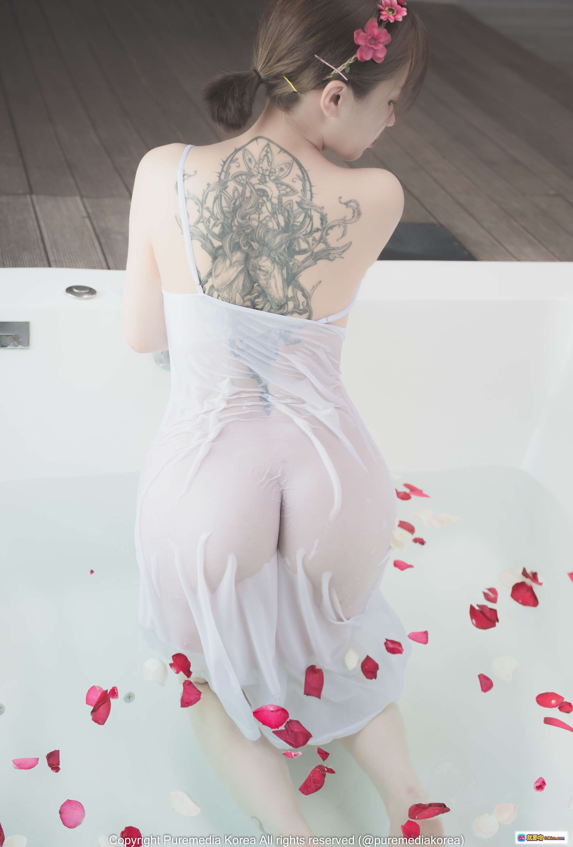 图片[9] - 孫樂樂020 Pure Media Vol.95 美腳紋身黑甲油床照寫真特寫 - 就要吻