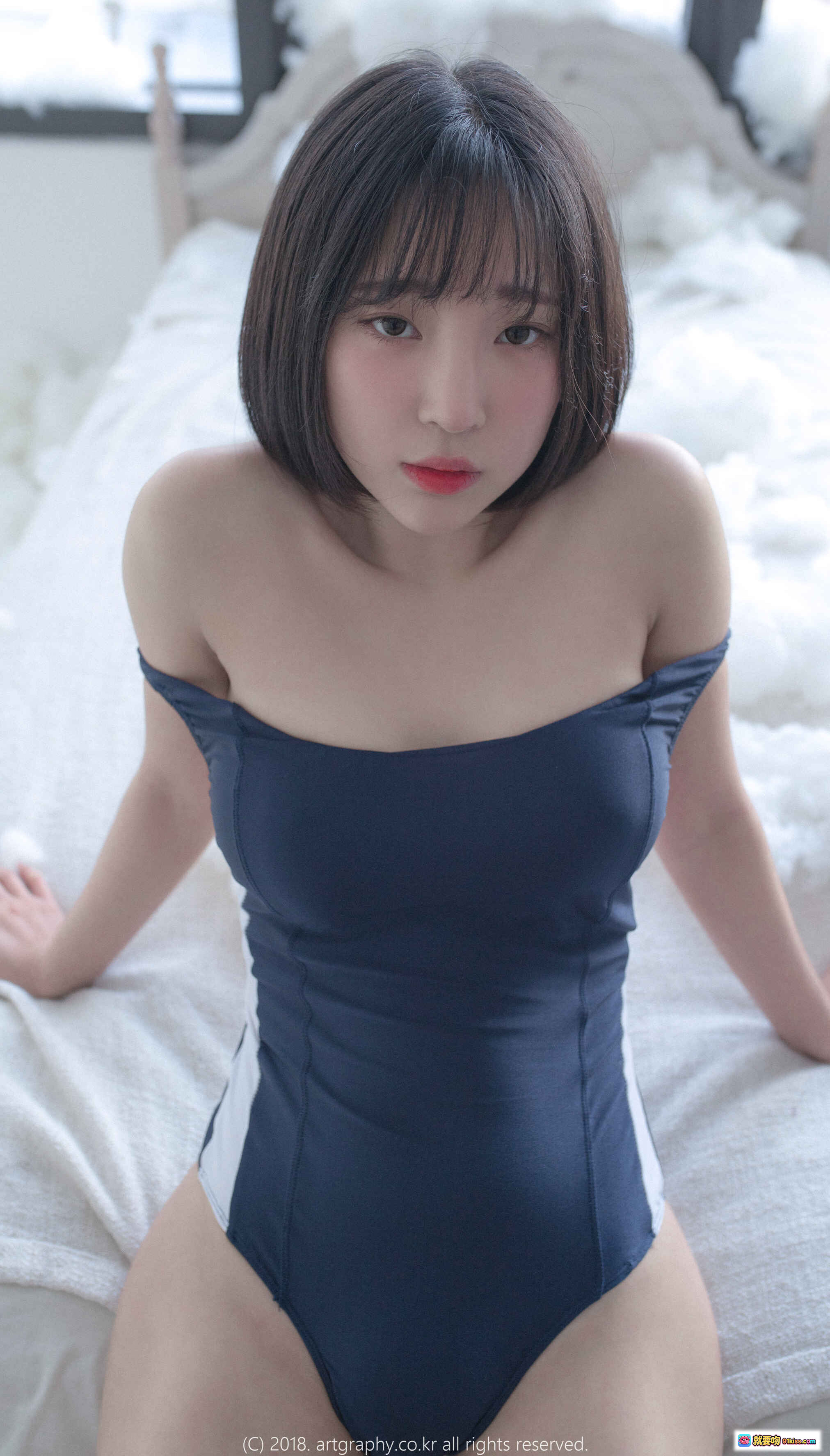 图片[10] - 姜仁卿 NO.009 ARTGRAVIA_VOL45 | 黑色紧身衣室内光影写真 | 沙发旁侧卧姿态 | 自然光斑艺术摄影 | 高质感私房人像 - 就要吻