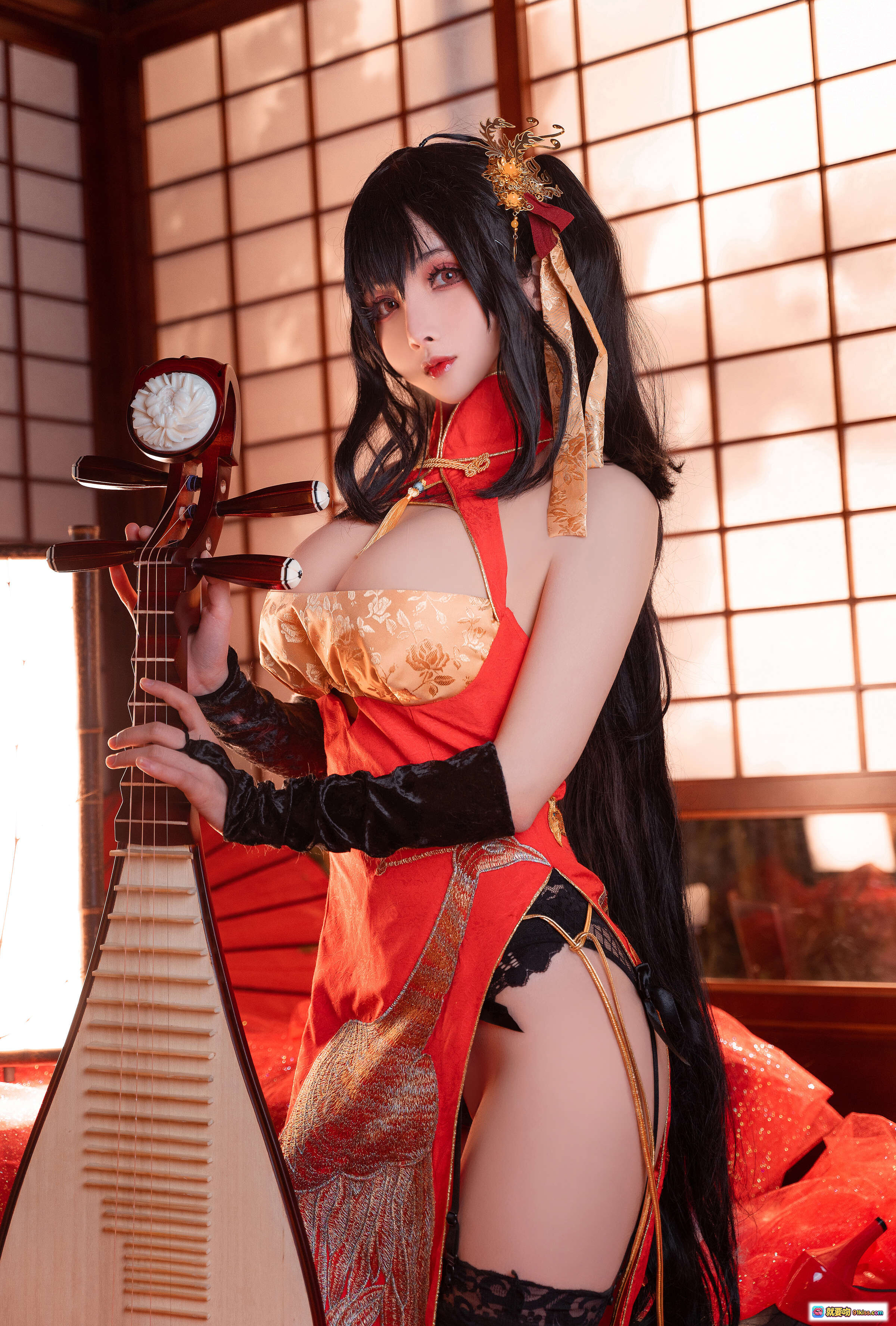 图片[3] - rioko凉凉子NO.033大凤旗袍写真｜红黑丝袜日式和风Cosplay｜古风乐器场景美图 - 就要吻