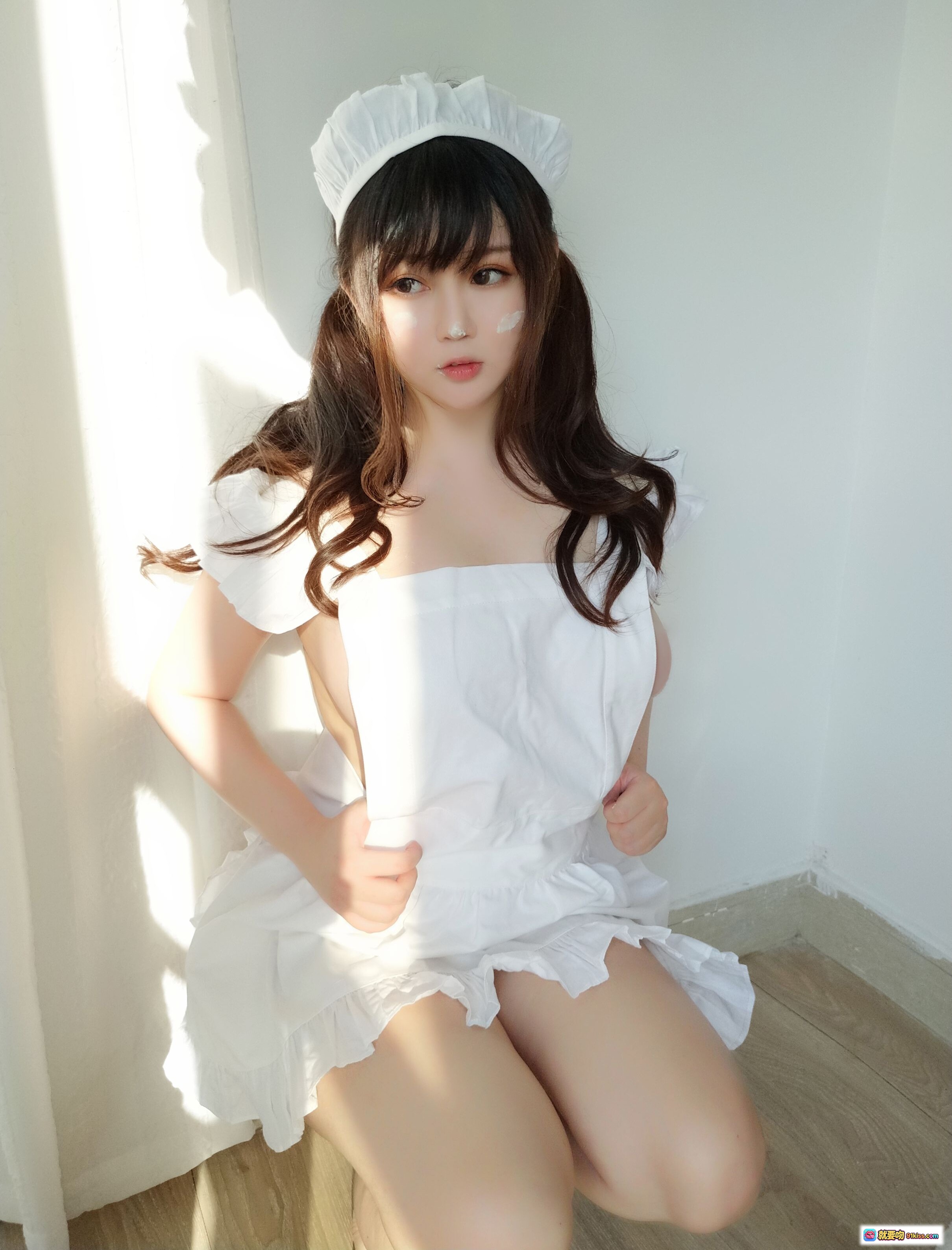 图片[9] - 依酱吖NO.030小厨娘写真｜白色女仆装甜美少女蛋糕水果下午茶清新室内拍摄40P高清图集 - 就要吻