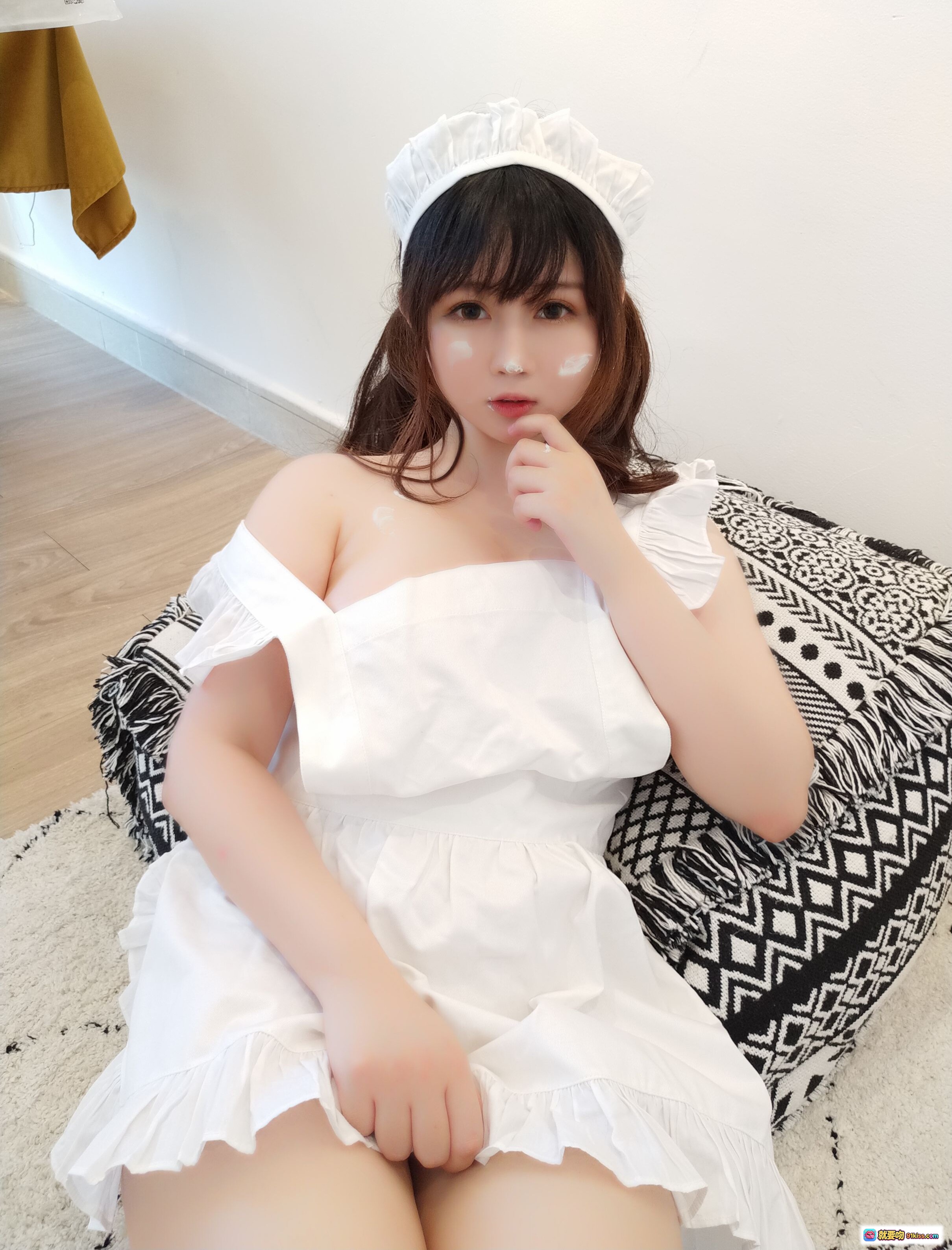 图片[2] - 依酱吖NO.030小厨娘写真｜白色女仆装甜美少女蛋糕水果下午茶清新室内拍摄40P高清图集 - 就要吻