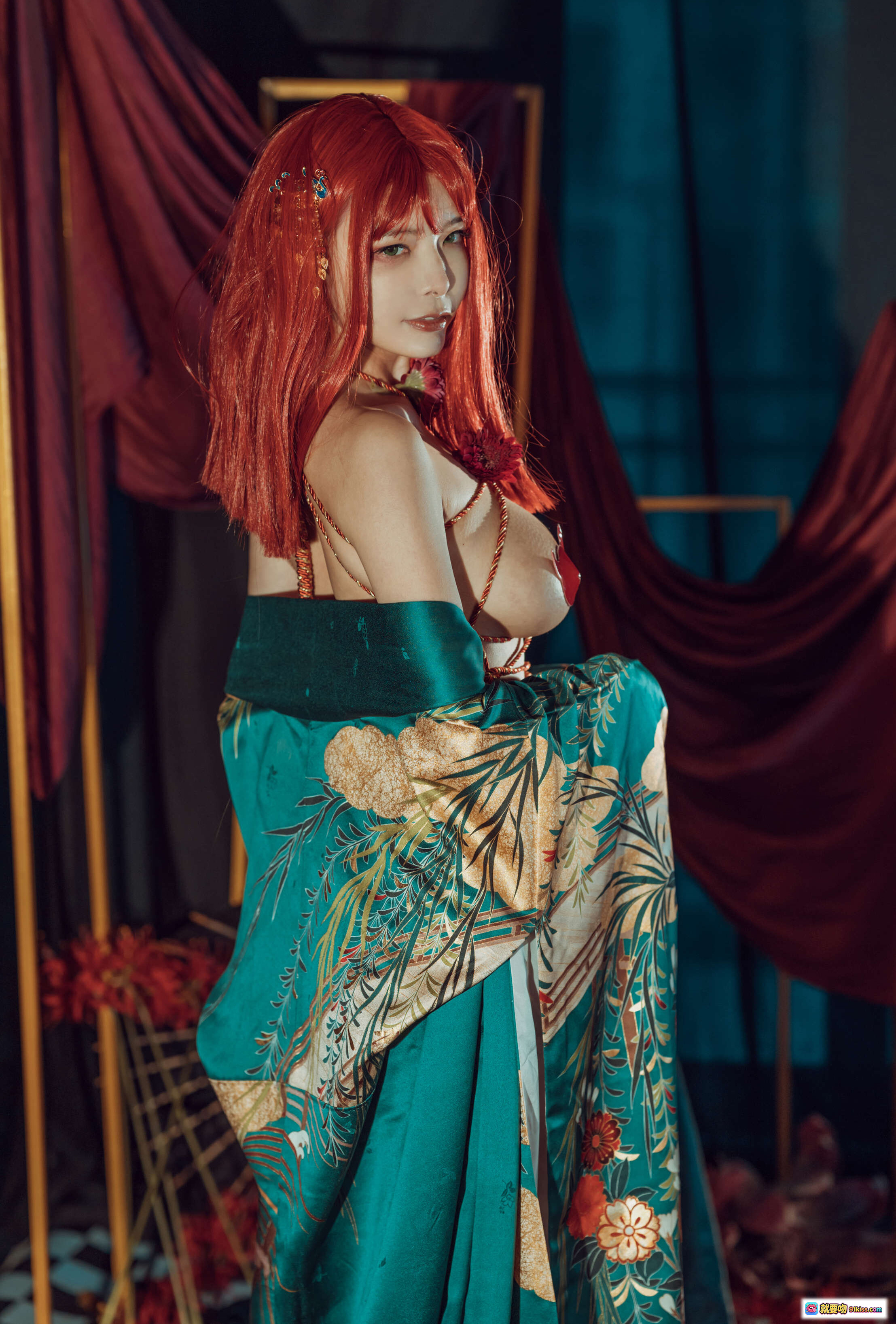 图片[5] - 秋和柯基NO.047和服Cosplay写真｜红发绳艺装饰｜日式花饰点缀｜精致发簪配饰｜优雅坐姿持烟斗｜36P高清图集 - 就要吻