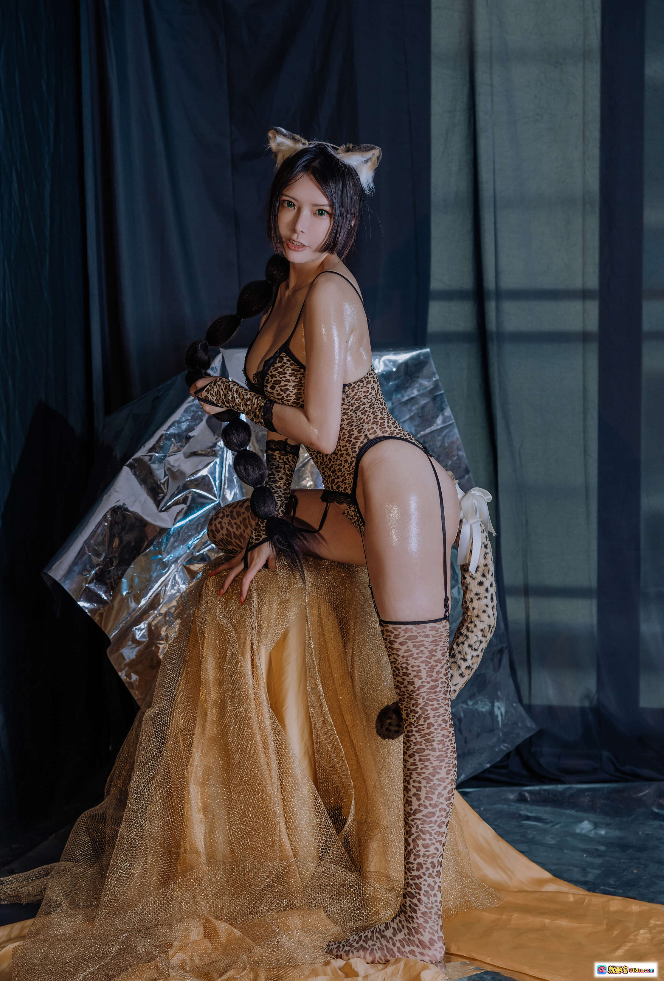 图片[6] - 秋和柯基NO.036兽耳娘豹纹性感写真45P高清图集 豹女主题黑蕾丝吊带袜猫耳造型床拍诱惑大片 - 就要吻