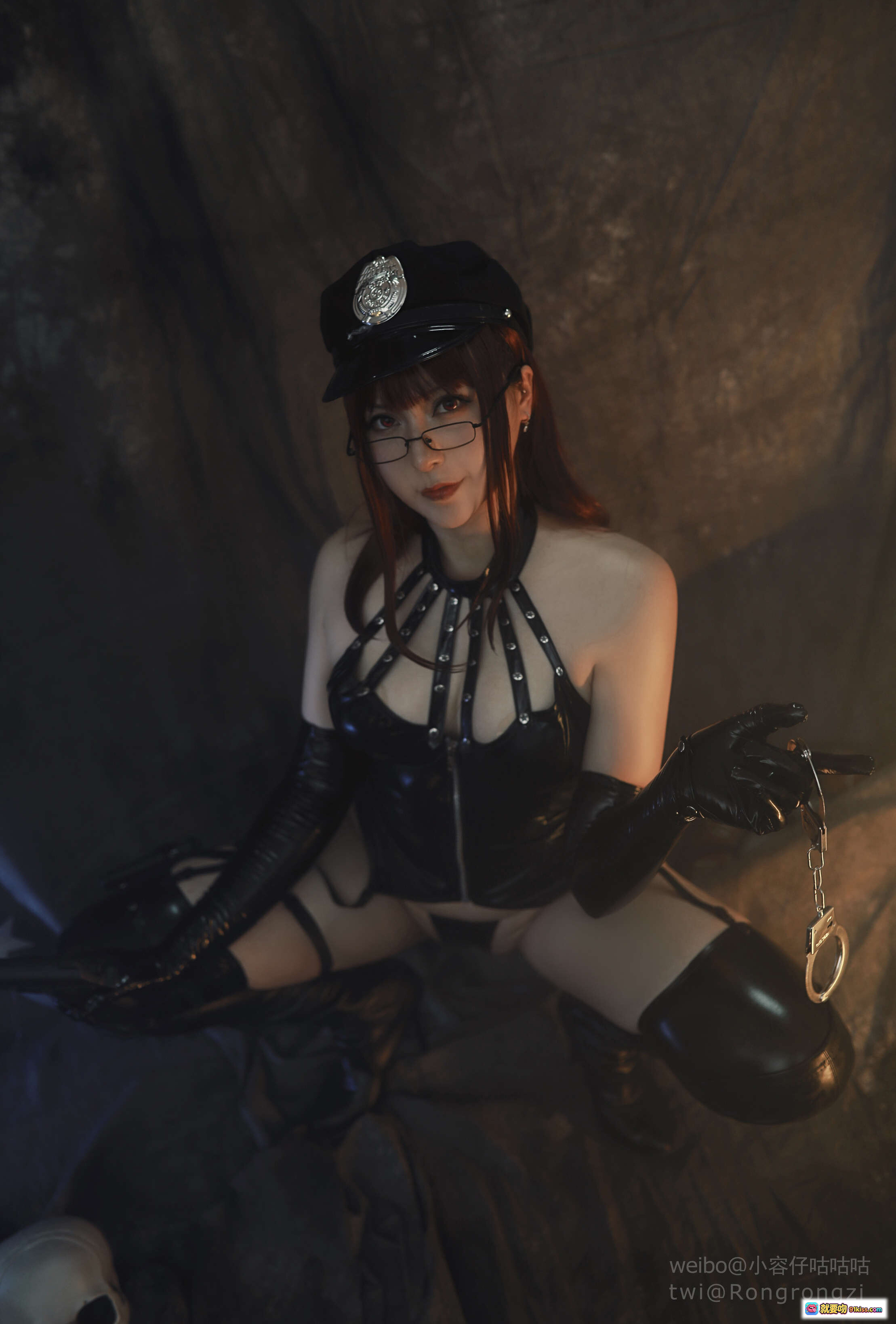 图片[7] - 小容仔咕咕咕W NO.013 突击小女警 黑色皮质内衣+高筒靴 性感美臀写真 65P高清图集 - 就要吻
