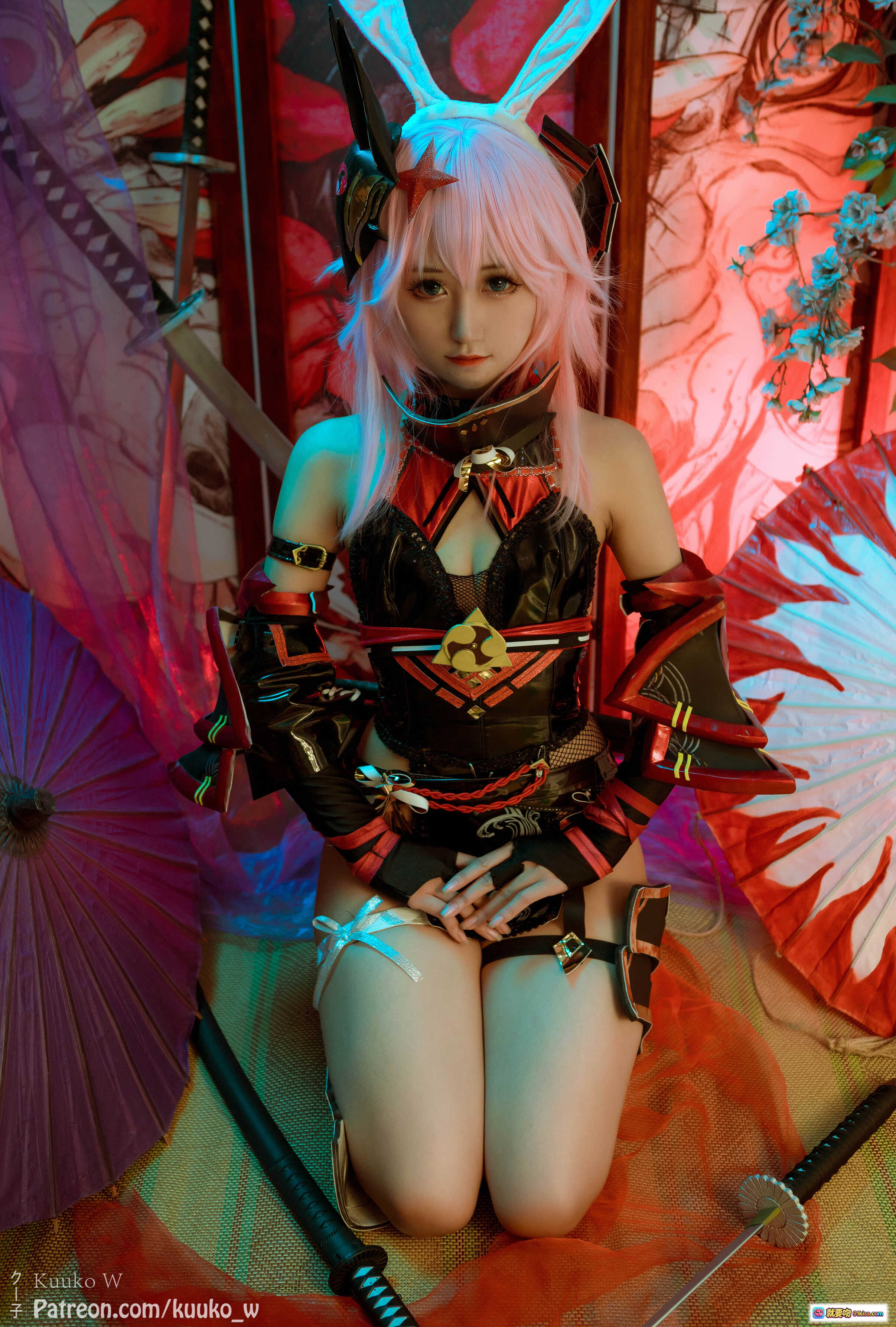图片[10] - 越南妹KuukoW NO.013 Yae Kasumi Cosplay写真｜粉发恶魔角｜渔网袜黑皮衣｜日式和风背景｜性感姿势摆拍 - 就要吻