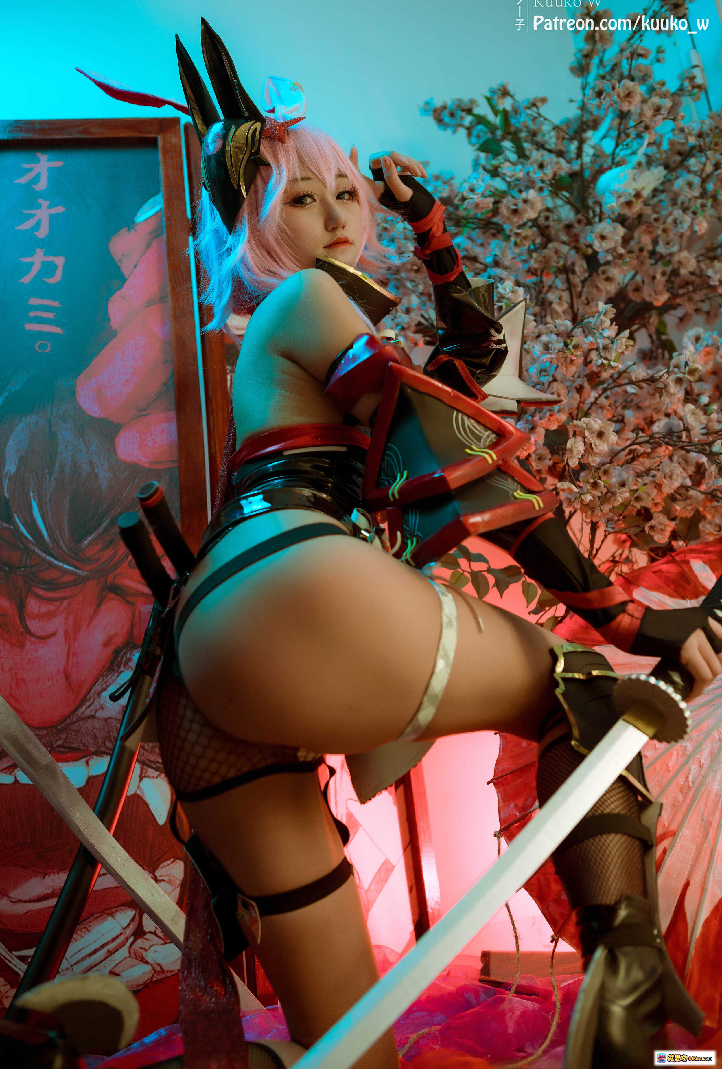 图片[5] - 越南妹KuukoW NO.013 Yae Kasumi Cosplay写真｜粉发恶魔角｜渔网袜黑皮衣｜日式和风背景｜性感姿势摆拍 - 就要吻
