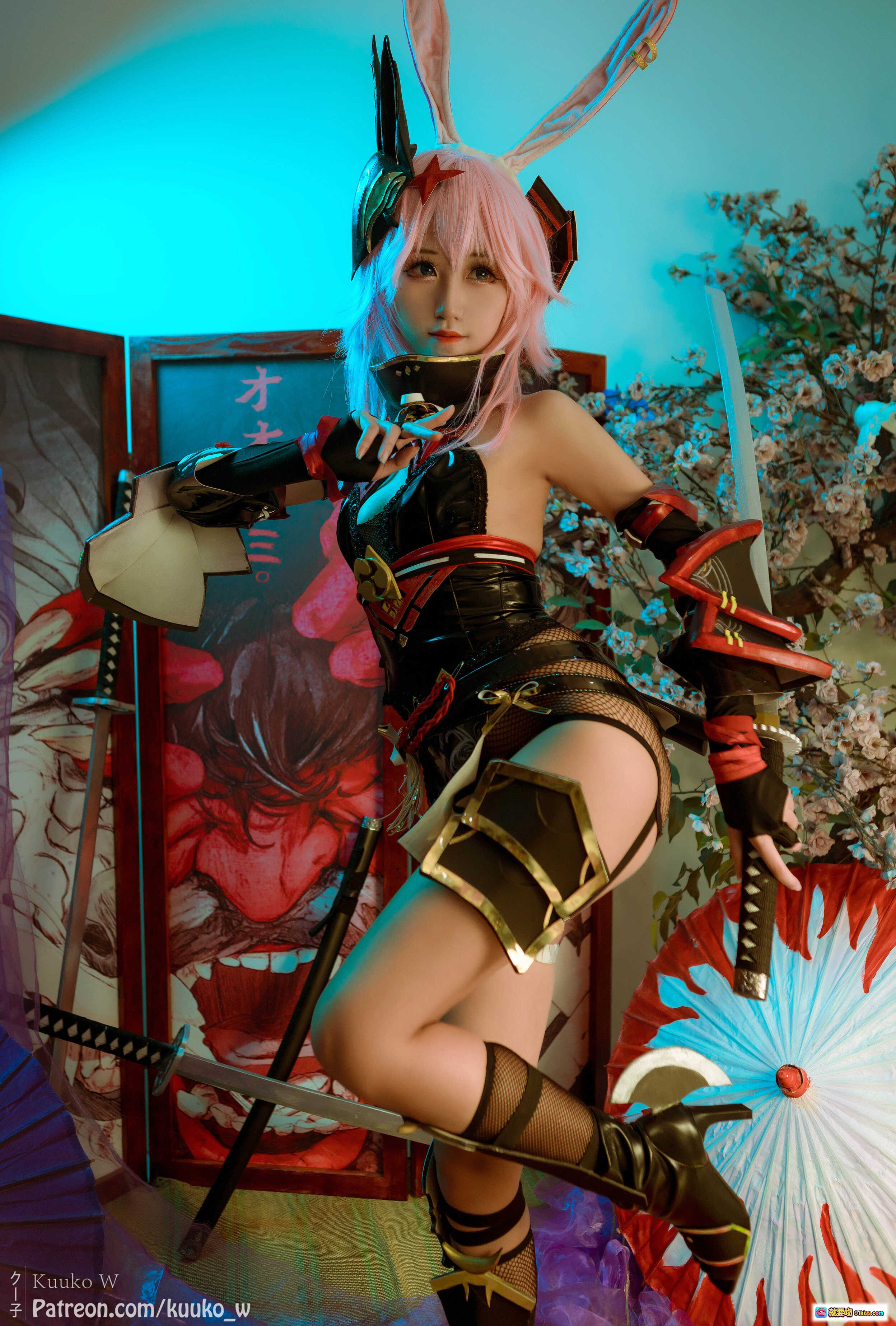 图片[8] - 越南妹KuukoW NO.013 Yae Kasumi Cosplay写真｜粉发恶魔角｜渔网袜黑皮衣｜日式和风背景｜性感姿势摆拍 - 就要吻