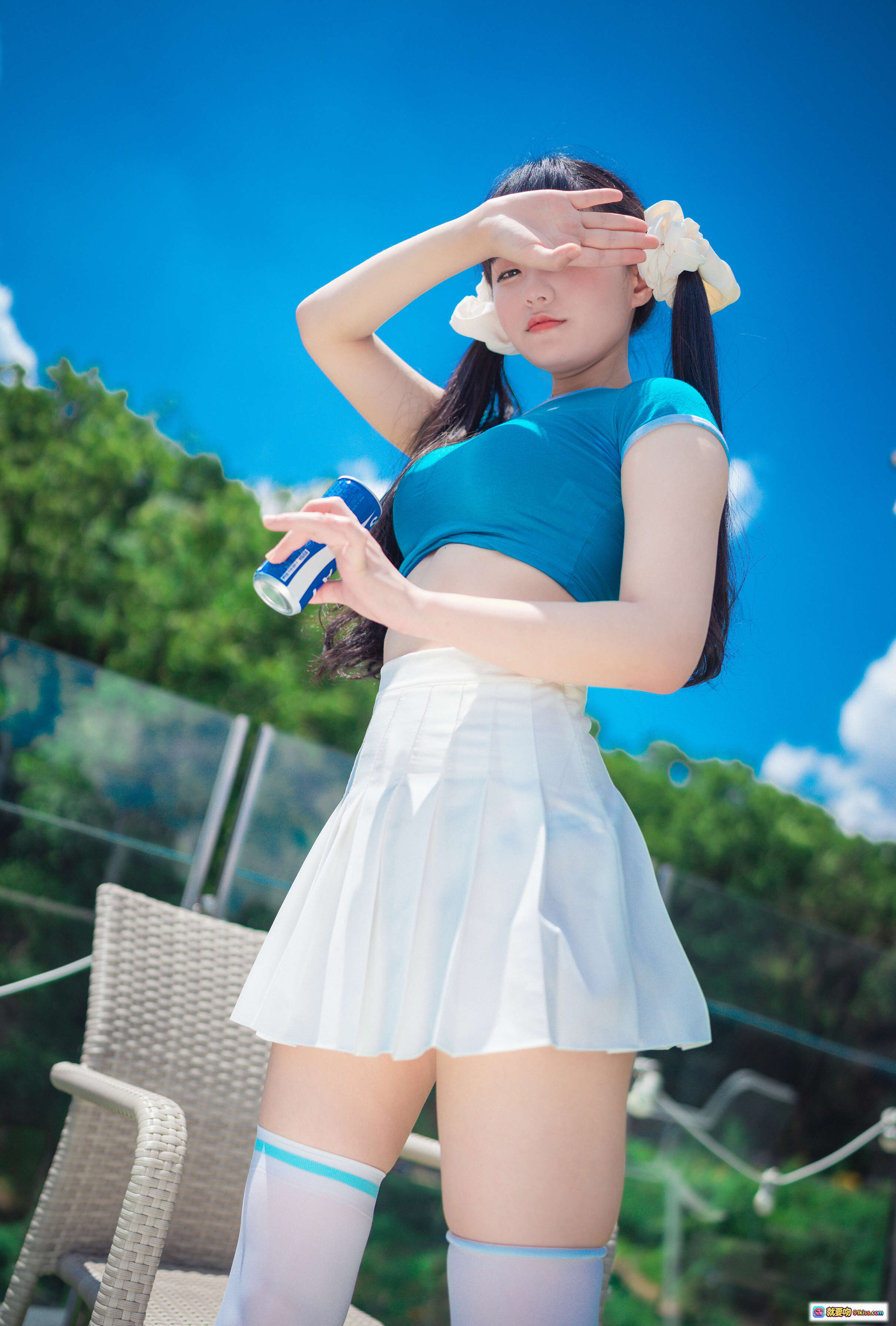 图片[6] - 韩国正妹Jenny夏日清新写真 – 蓝色运动上衣+条纹比基尼+白色长袜+运动鞋户外草坪摆拍 - 就要吻