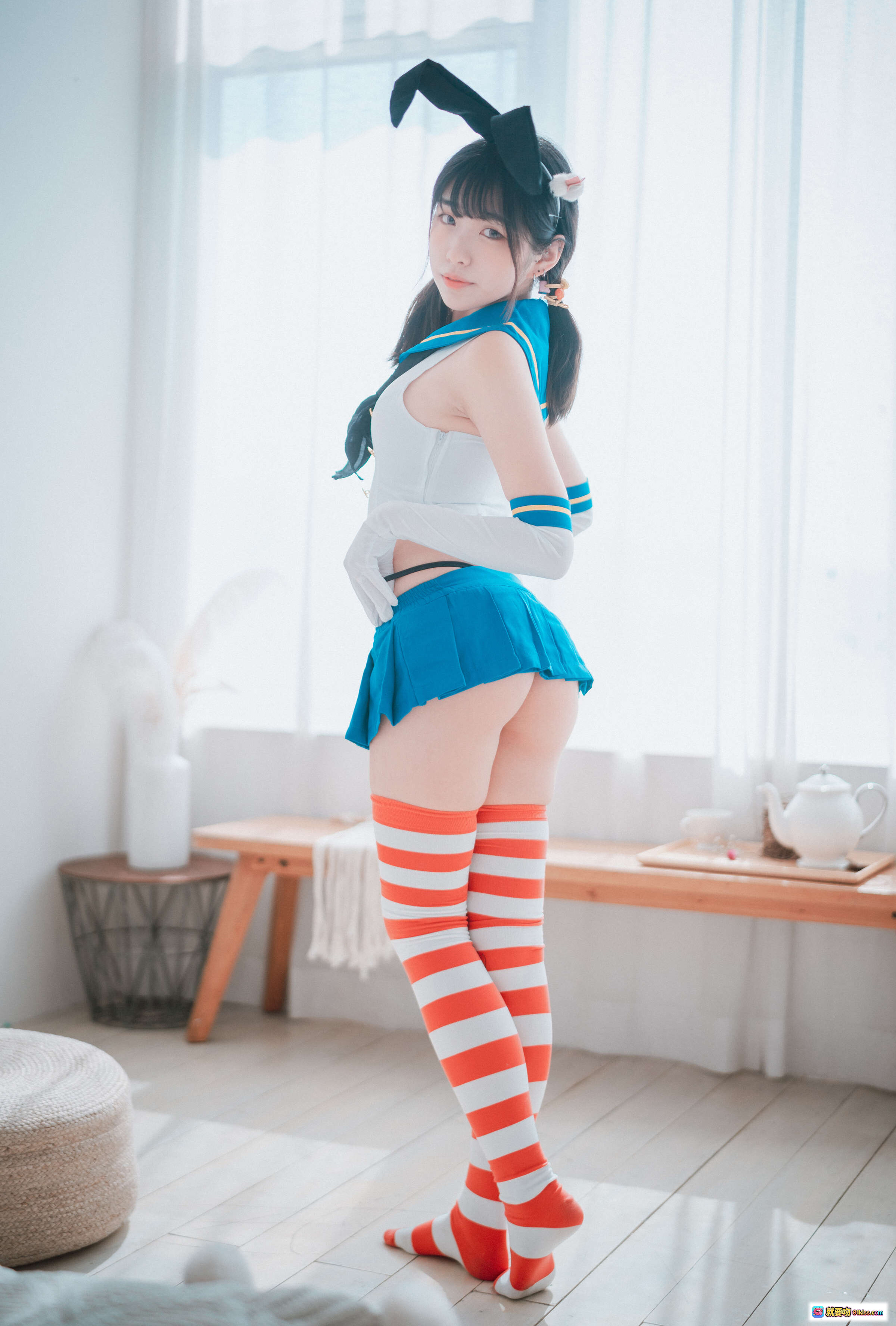 图片[9] - Sonson 11 [DJAWA] FLEET GIRL 萌系兔耳少女蓝白水手服红白条纹袜居家躺卧写真 - 就要吻