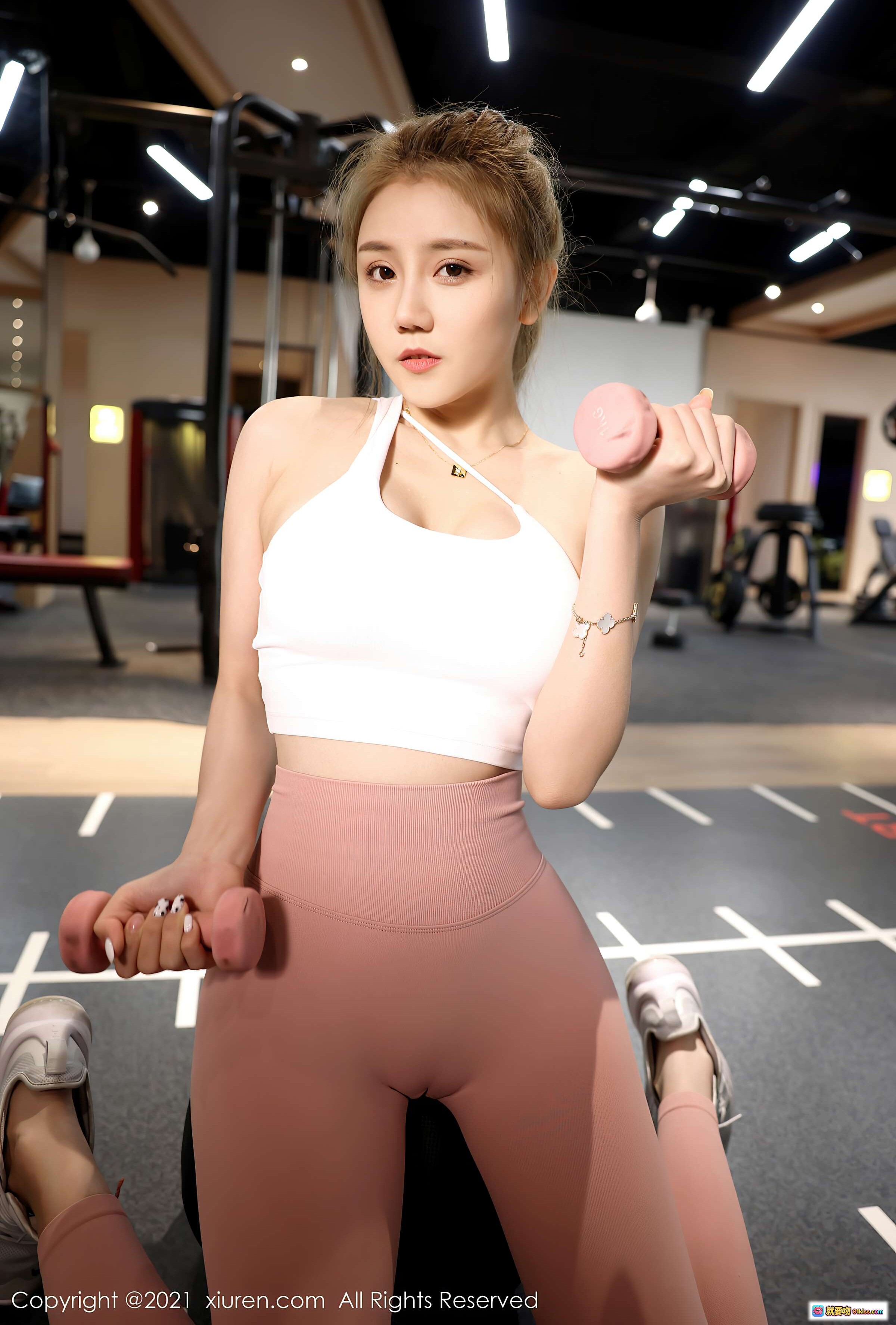 图片[3] - 夏西CiCi健身房翘臀美腿写真｜粉色紧身裤运动造型｜秀人网2021精选健身女神图集 - 就要吻