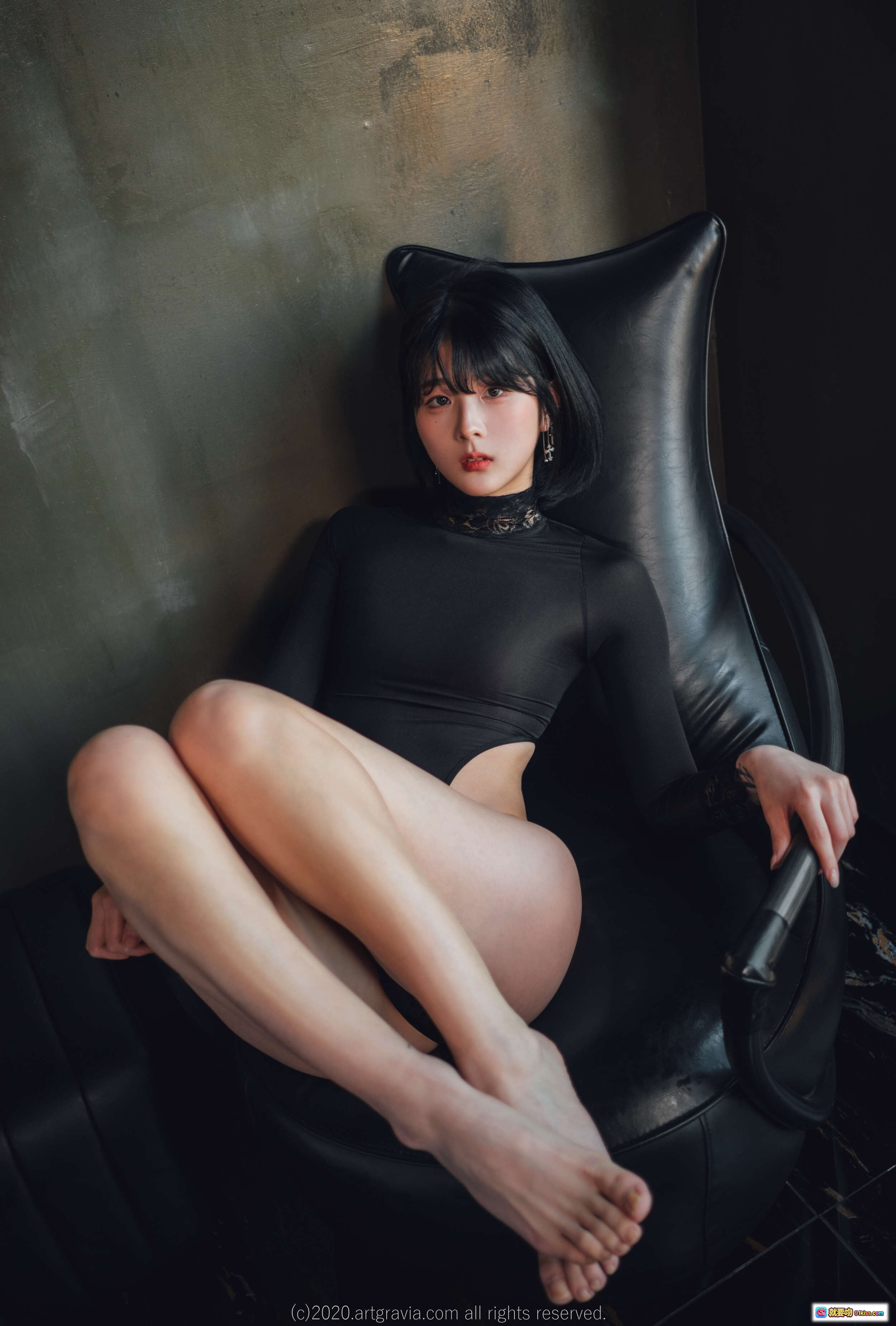 图片[9] - 韩国妹子Isabella性感写真 | ARTGRAVIA_VOL162 黑色紧身衣翘臀特写 美腿裸足诱惑风 - 就要吻