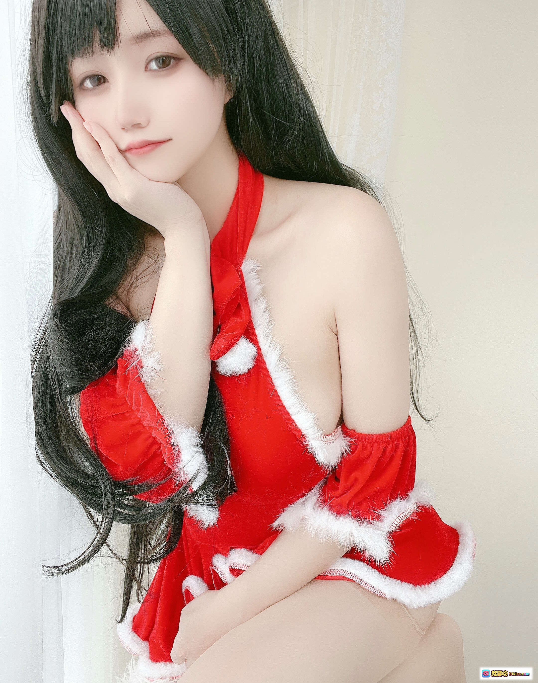 图片[4] - 小仓千代圣诞红裙写真｜性感露肩毛绒边礼服｜黑长直少女私房美图23P - 就要吻