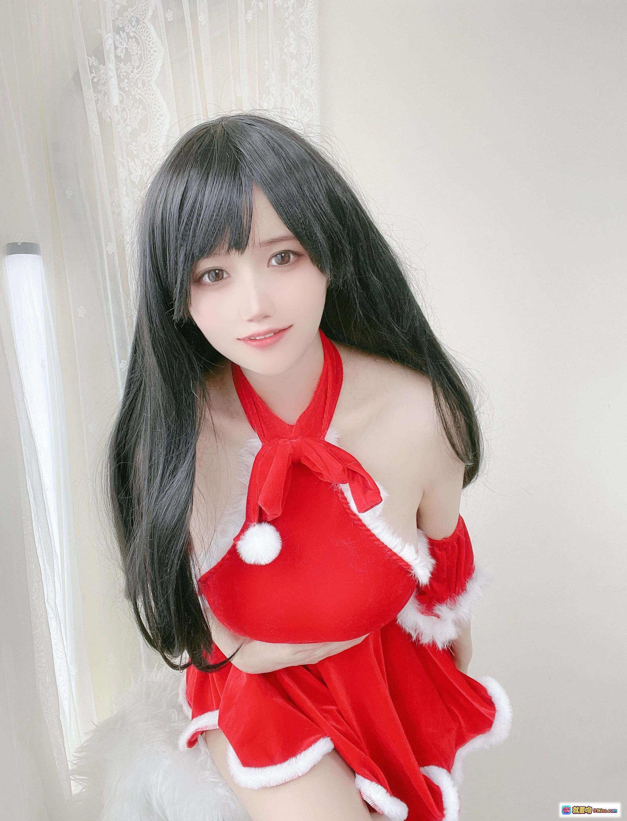 图片[8] - 小仓千代圣诞红裙写真｜性感露肩毛绒边礼服｜黑长直少女私房美图23P - 就要吻