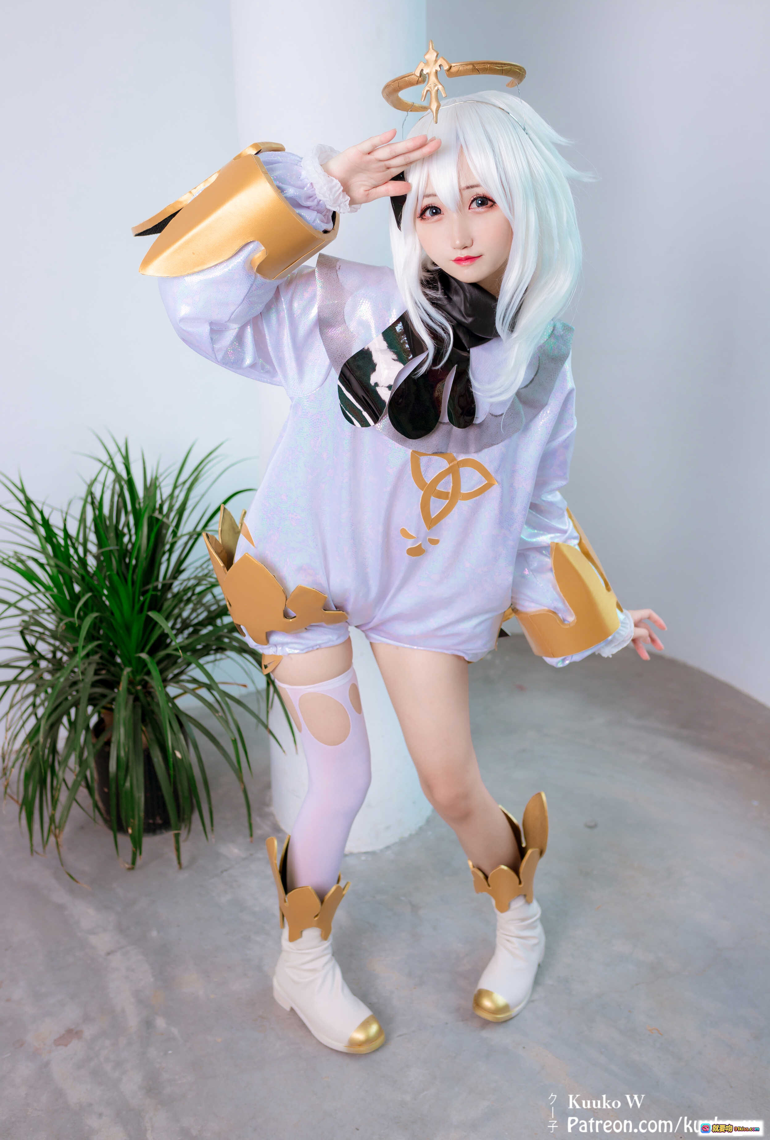 图片[7] - 越南妹KuukoW Cosplay Paimon 2020 白发白菜装饰 金色护甲 紫色丝袜 亮片上衣 三角结符号 二次元角色扮演写真 - 就要吻