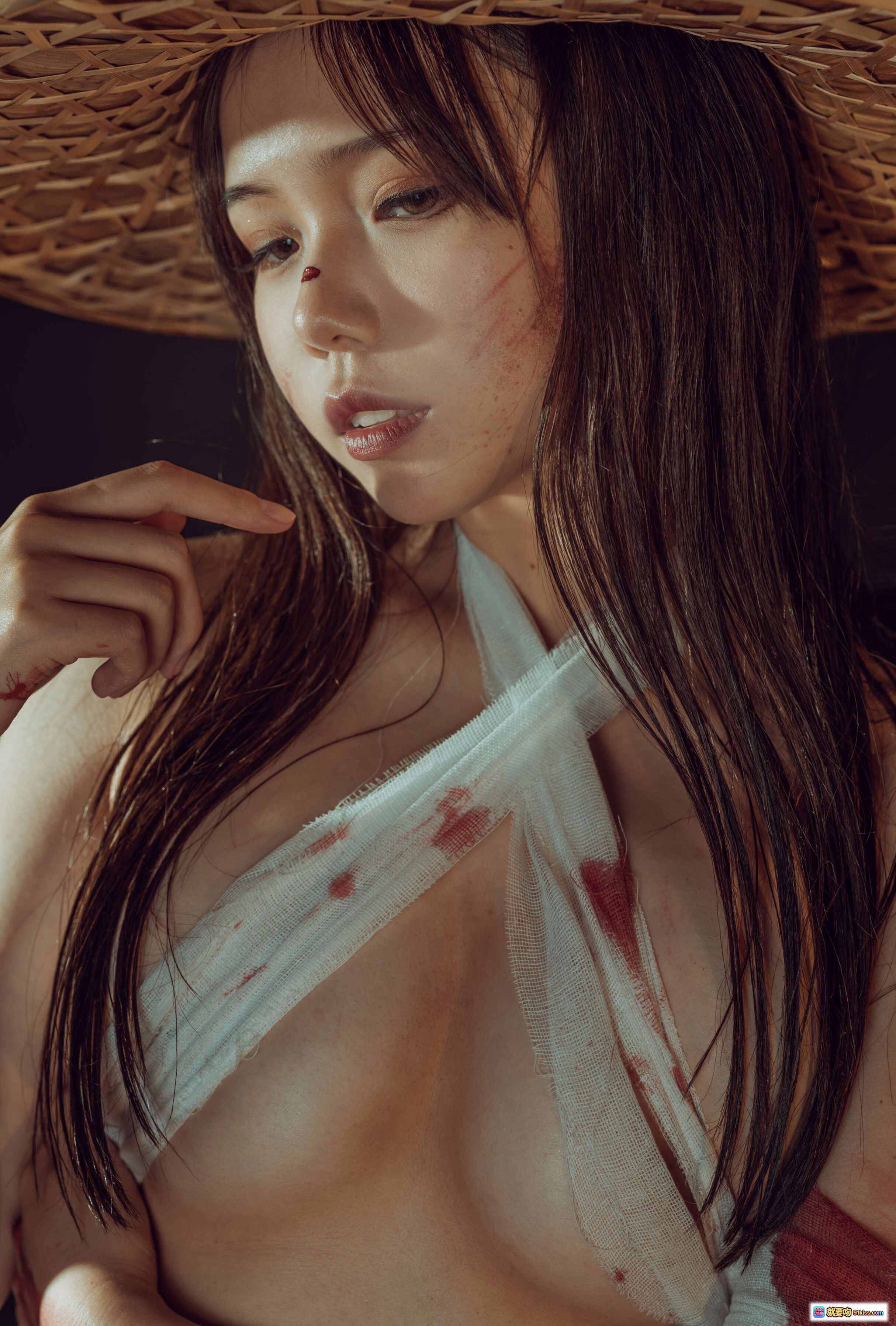 图片[1] - 七月喵子NO.005杀手写真｜草帽湿发血迹白纱性感诱惑30P高清图集 - 就要吻