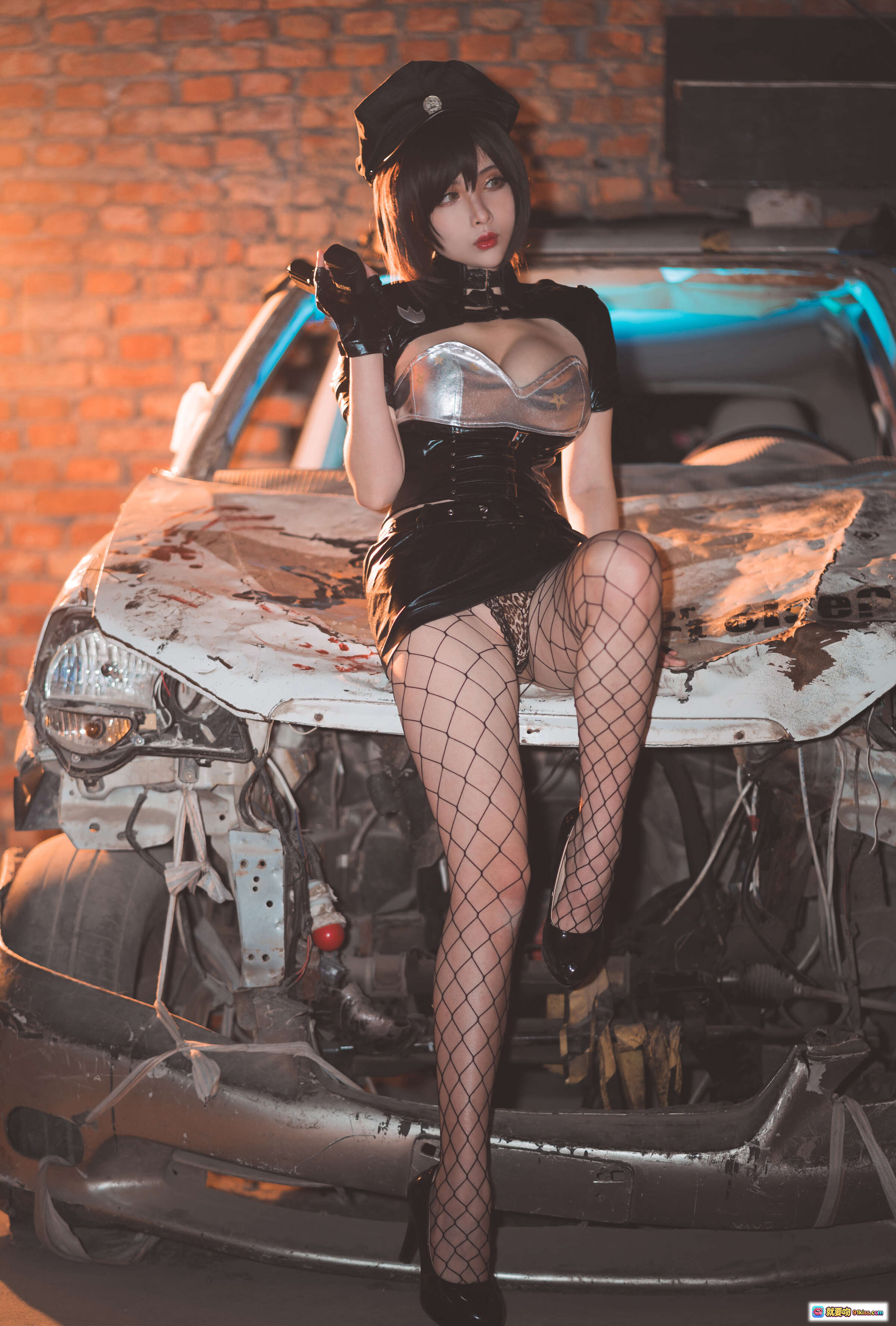图片[5] - rioko凉凉子NO.035实习警察写真-黑丝网袜警服造型-废车场性感Cosplay-20P高清图集 - 就要吻
