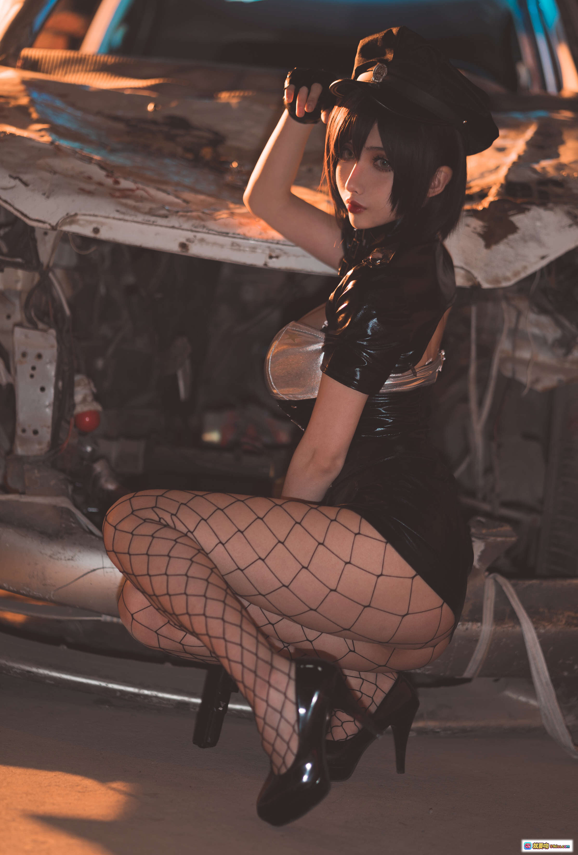 图片[7] - rioko凉凉子NO.035实习警察写真-黑丝网袜警服造型-废车场性感Cosplay-20P高清图集 - 就要吻
