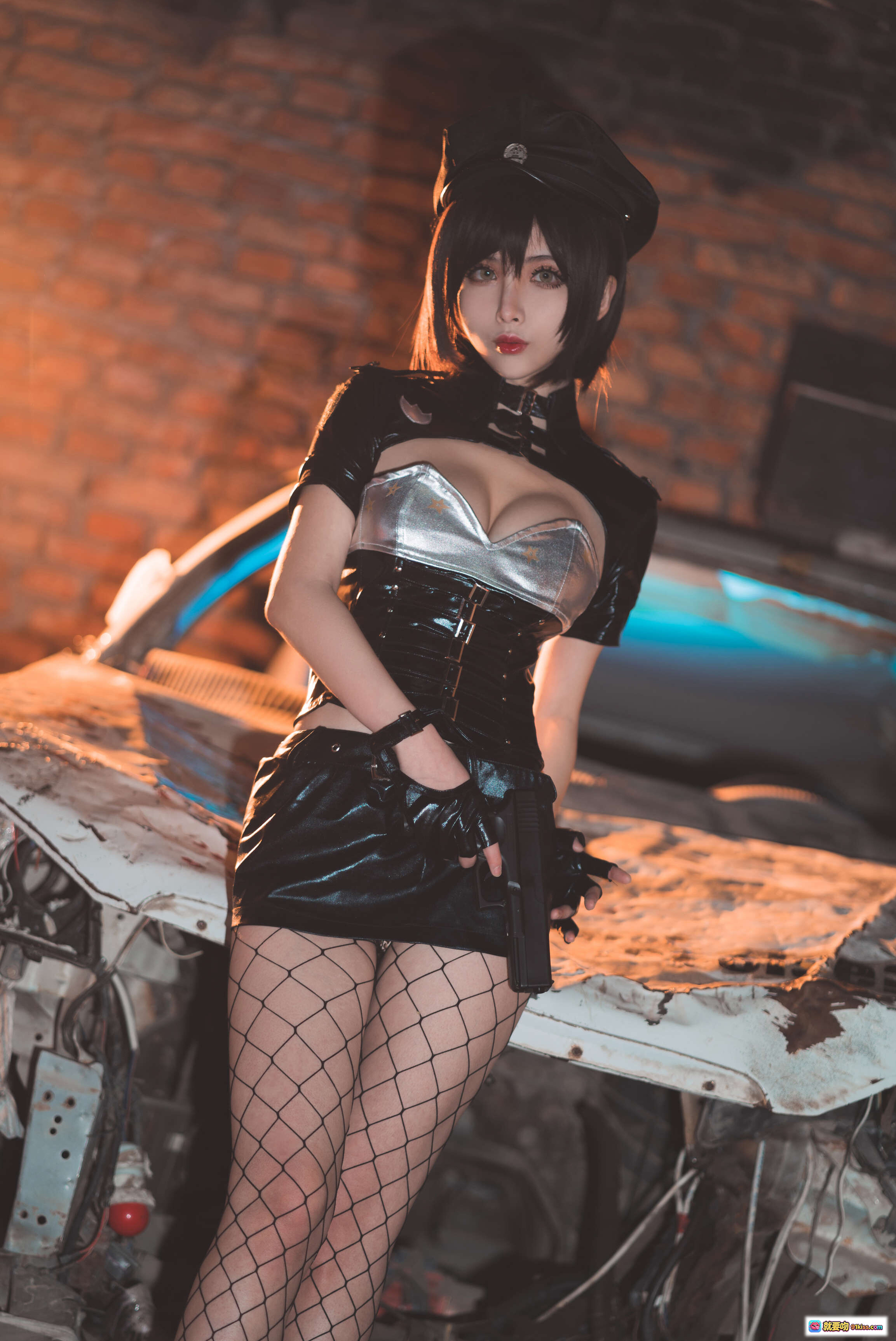 图片[8] - rioko凉凉子NO.035实习警察写真-黑丝网袜警服造型-废车场性感Cosplay-20P高清图集 - 就要吻