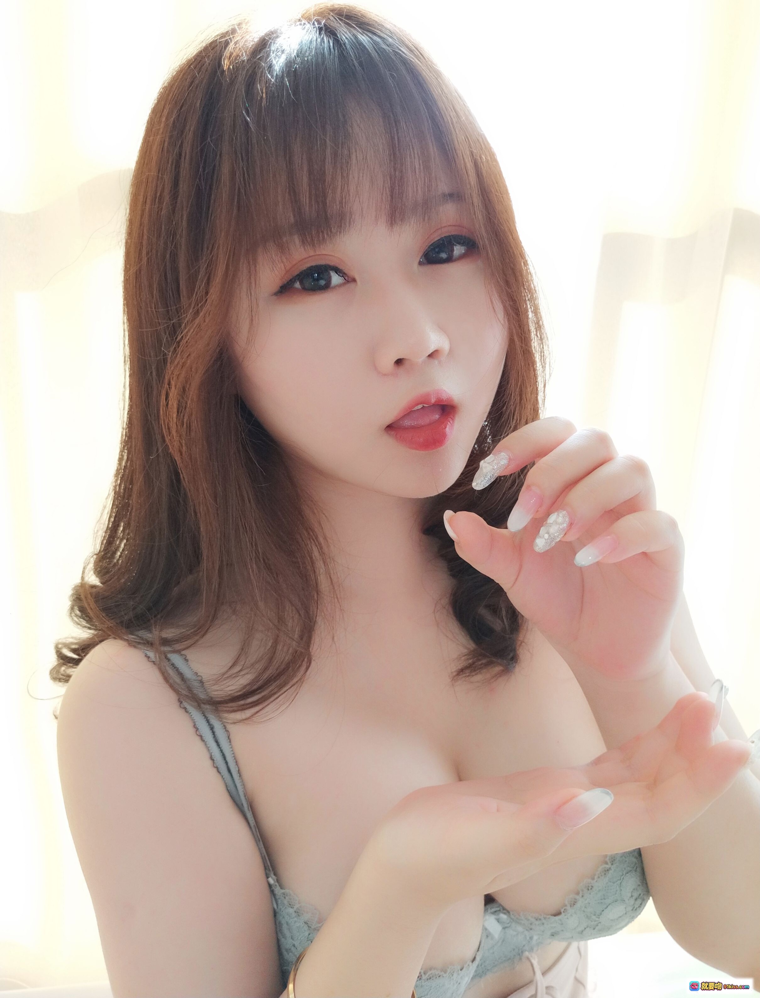 图片[8] - 依酱吖NO.016蕾丝内衣2.0写真 甜美性感粉色蕾丝裙搭配吊带内衣 床上跪姿私房美拍 25P高清图集 - 就要吻