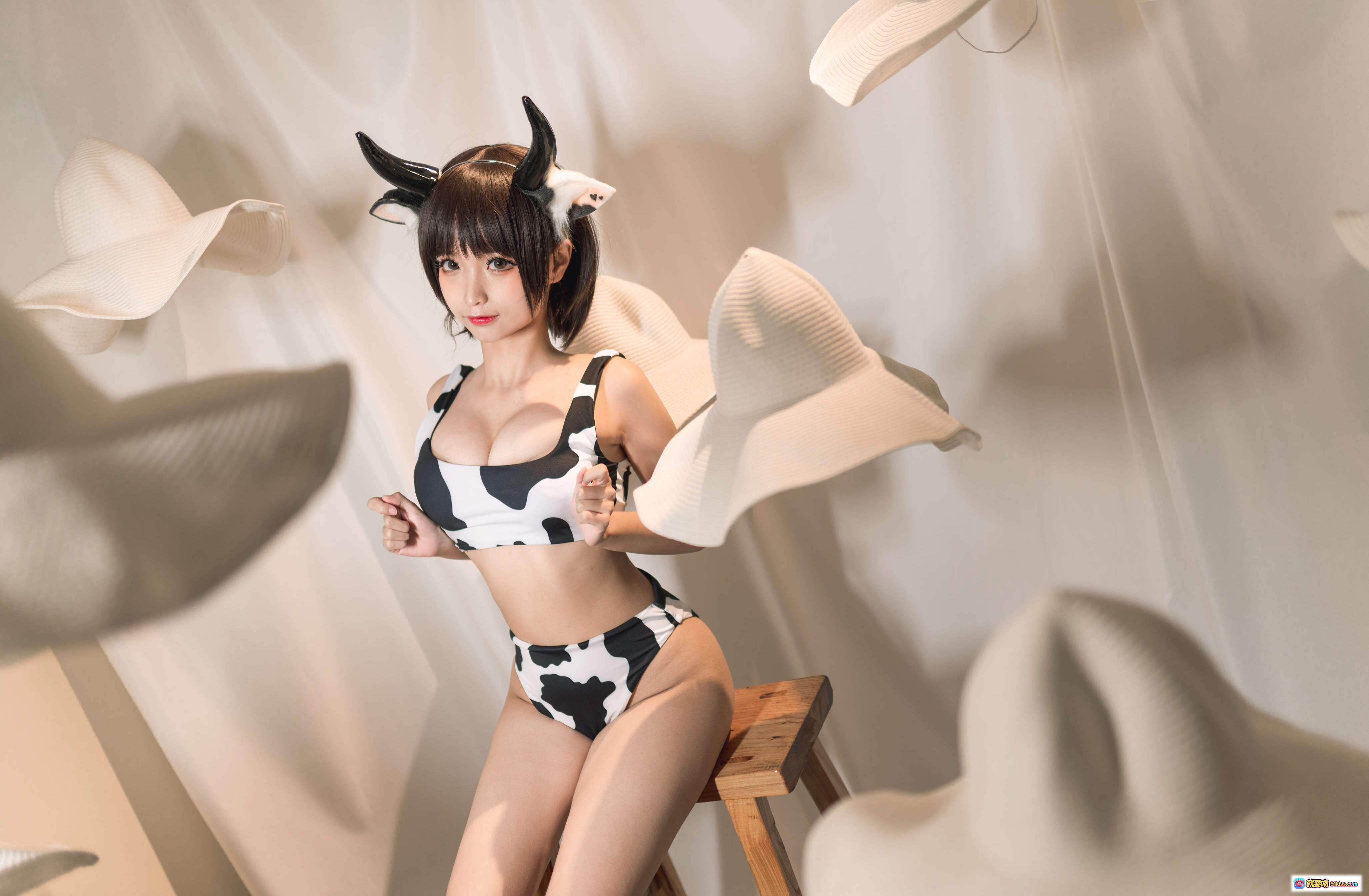 图片[6] - 蠢沫沫NO.082花花牛写真 | 黑白奶牛纹比基尼性感私房照 40P高清图集 - 就要吻